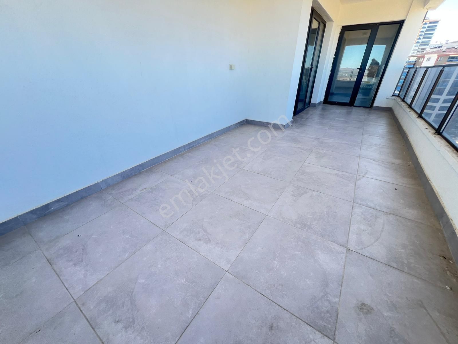 Engin Emlak'tan Merkezi Konumda Manzaralı 4+1 Site Dairesi - Görsel 34