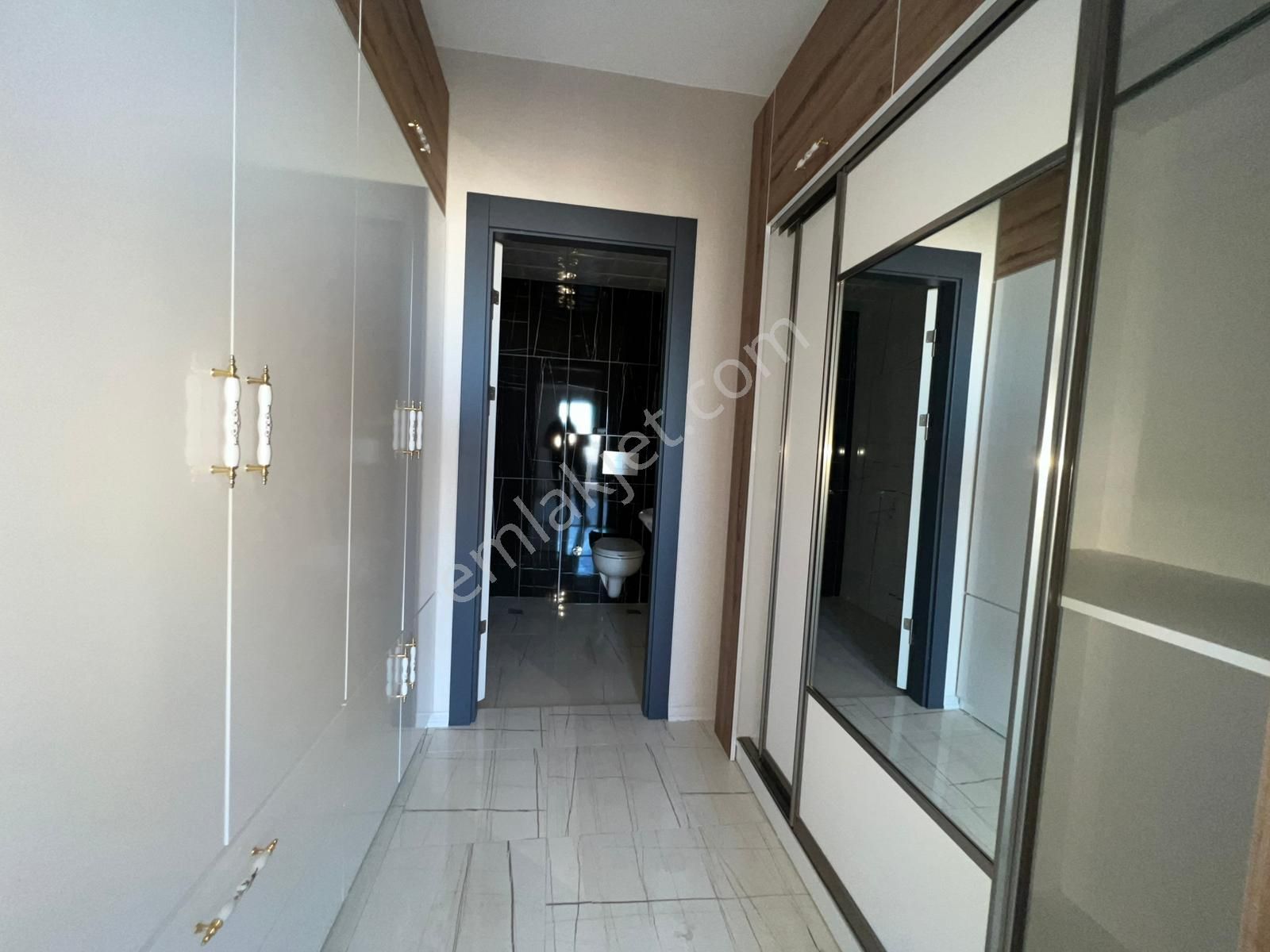 Engin Emlak'tan Merkezi Konumda Manzaralı 4+1 Site Dairesi - Görsel 24