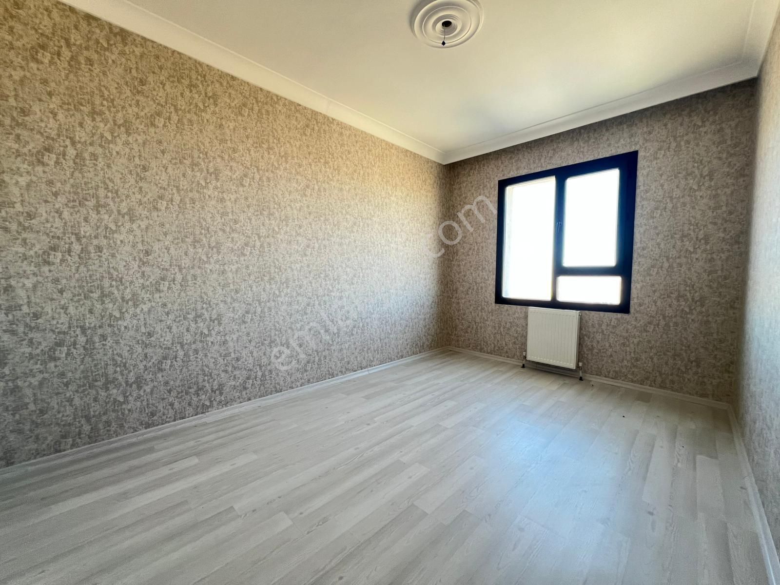 Engin Emlak'tan Merkezi Konumda Manzaralı 4+1 Site Dairesi - Görsel 12