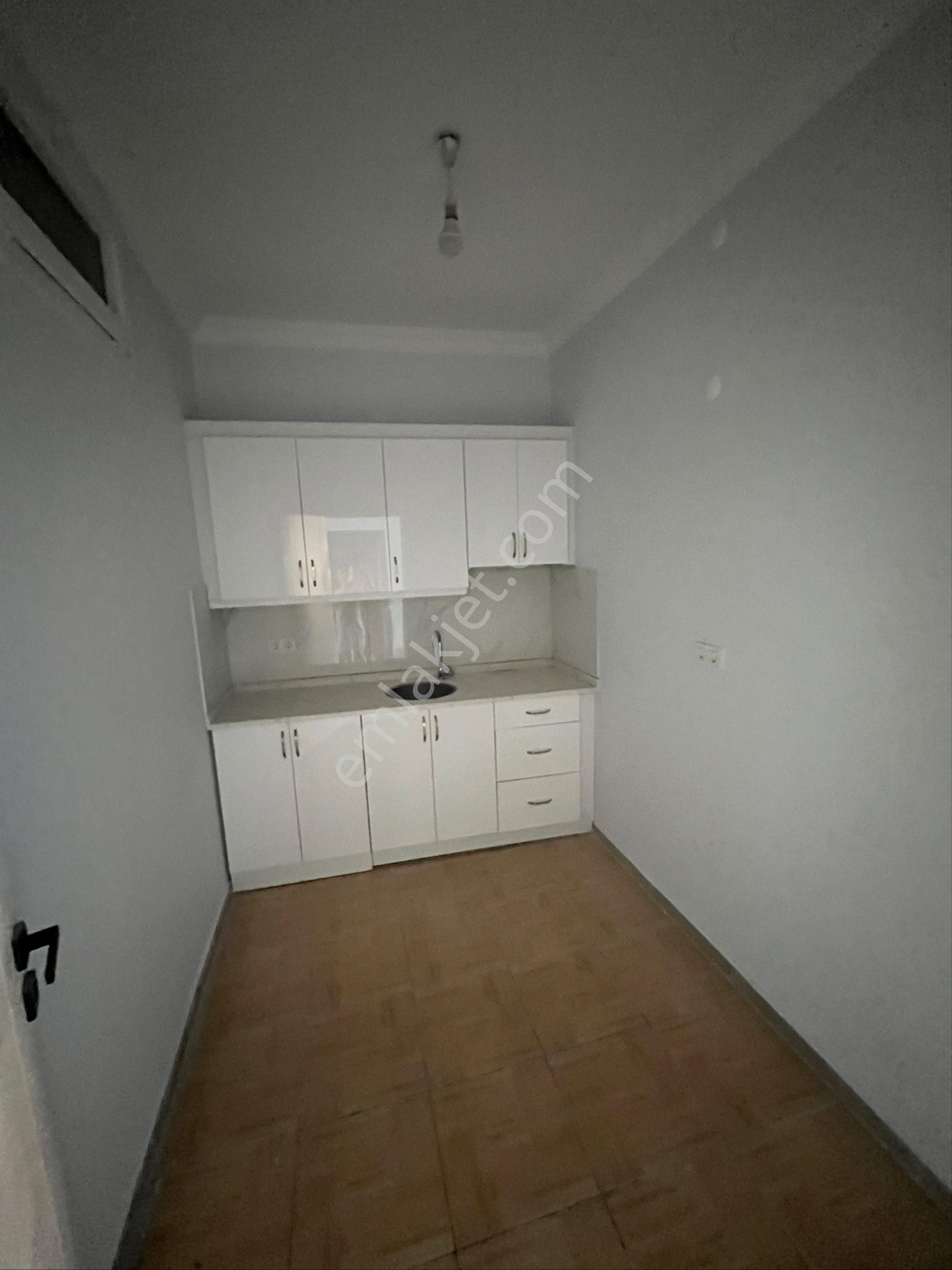 Çiğli Merkez’de 1+1 Kiralık Ofis - Görsel 2
