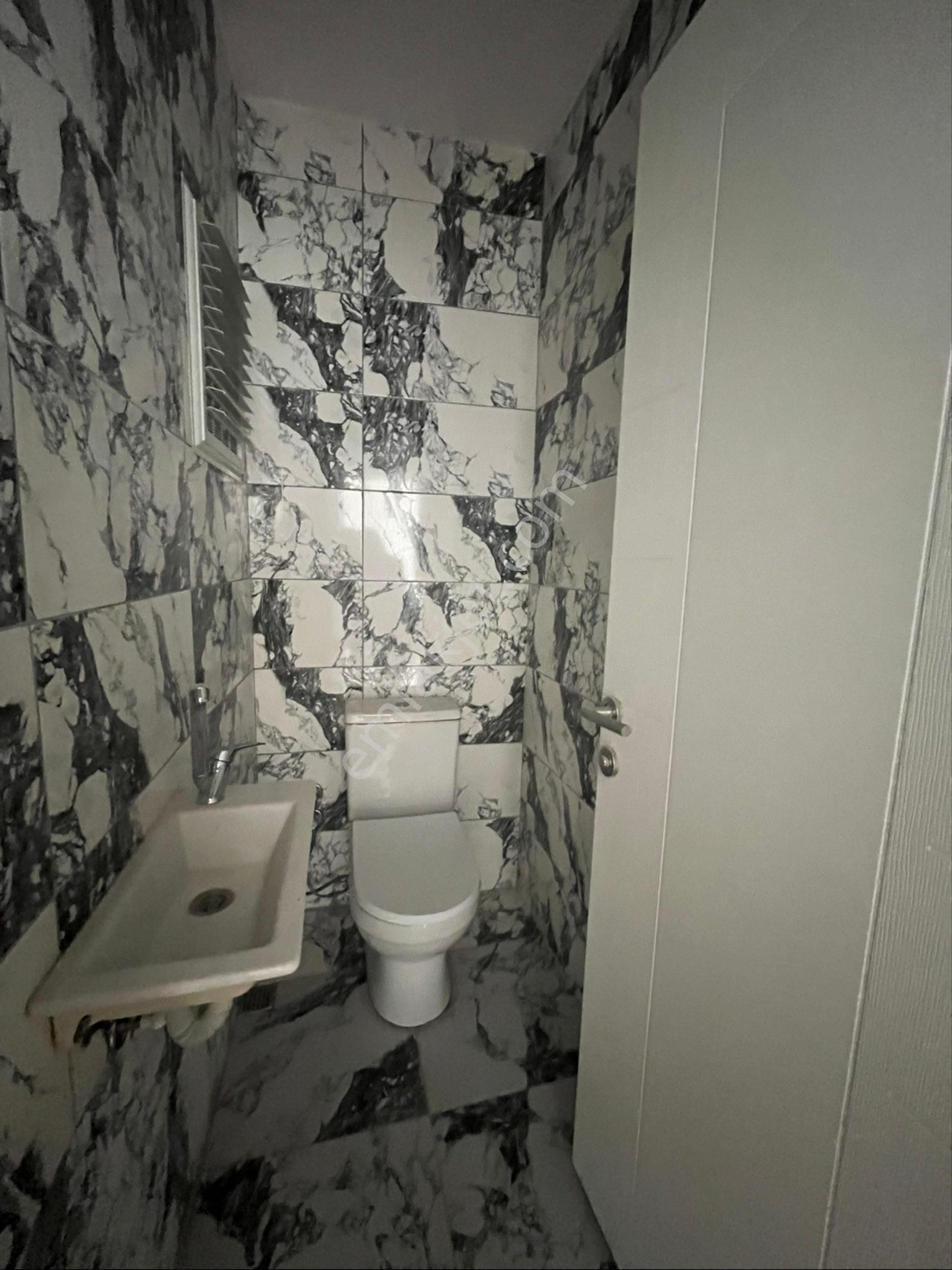 Çiğli Merkezde 1+1 Kiralık Ofis Temiz Ve Kullanışlı - Görsel 8