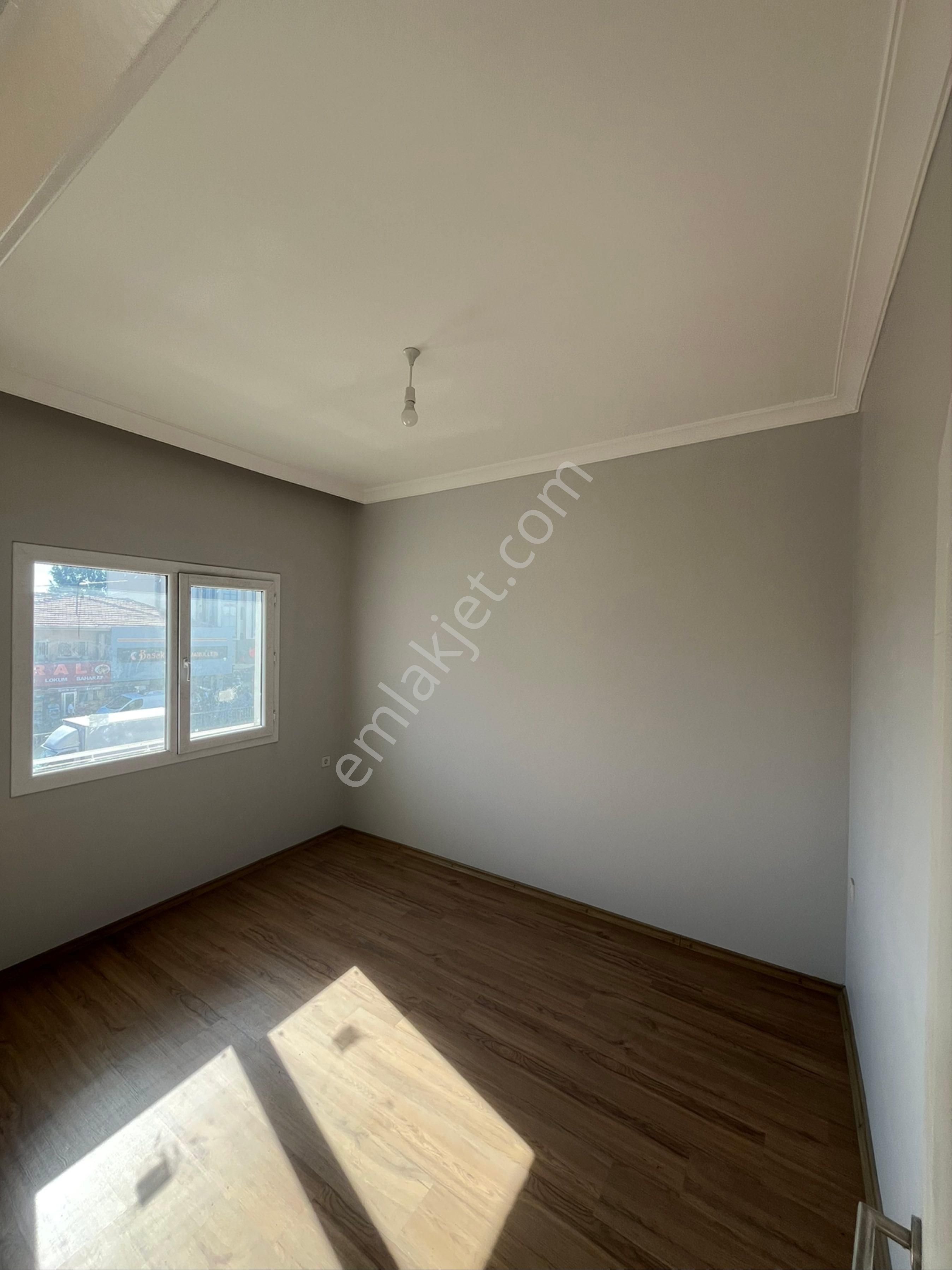 Çiğli Merkezde 1+1 Kiralık Ofis Temiz Ve Kullanışlı - Görsel 3
