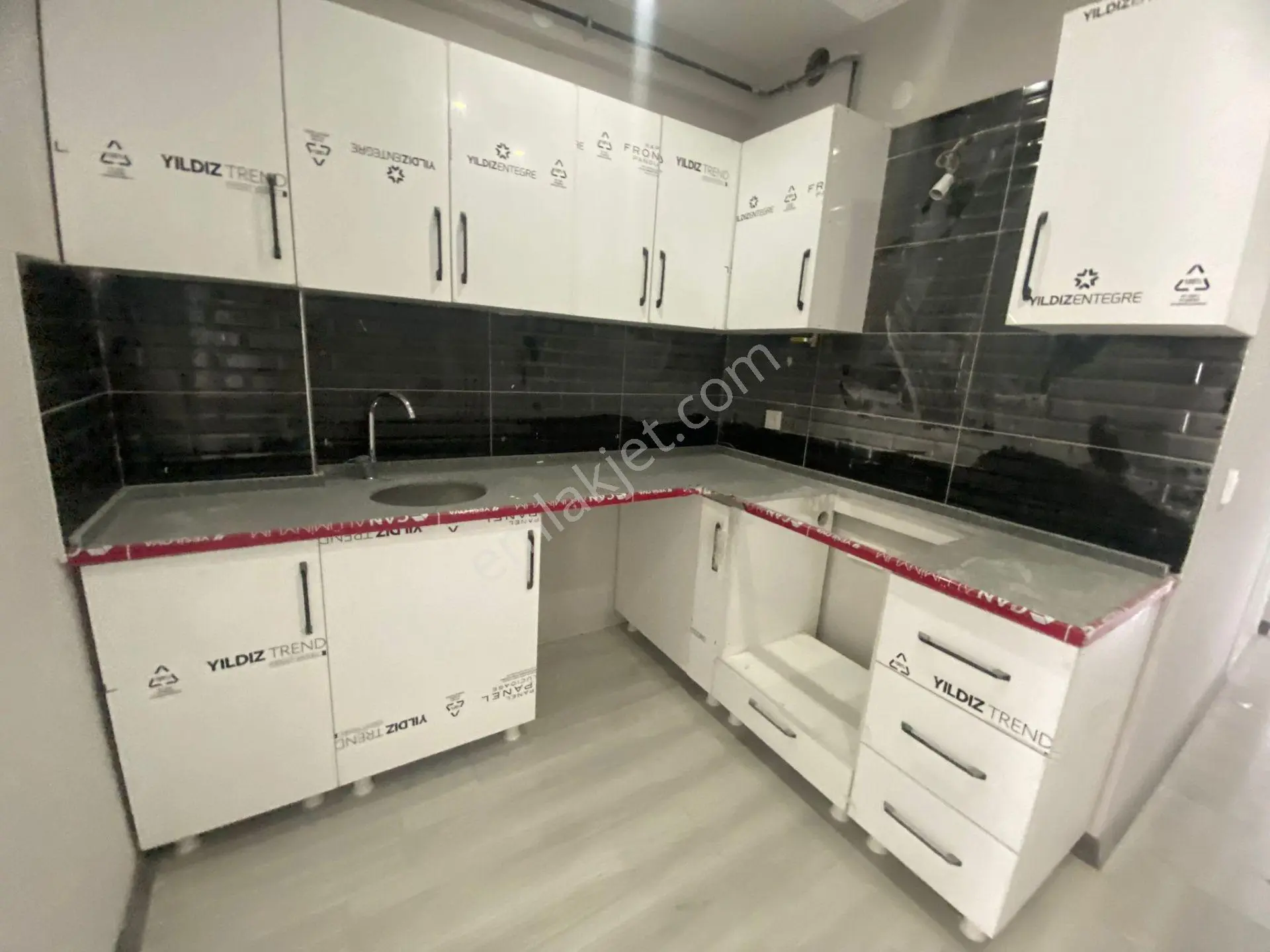 Yıldıztepe Mh Geniş Fırsat Yerden Isıtma Balkonlu 2+0 Daire Bk-28 - Görsel 3