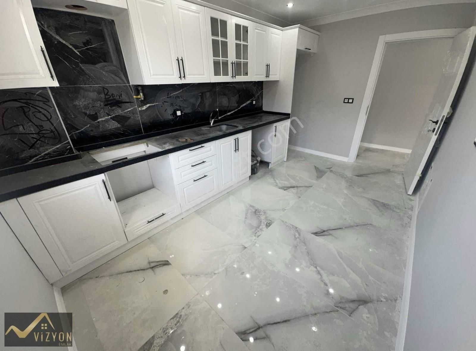 Vizyon Emlak'tan Fsm Caddesi Yakını Lüks 3+1 Arakat - Görsel 13