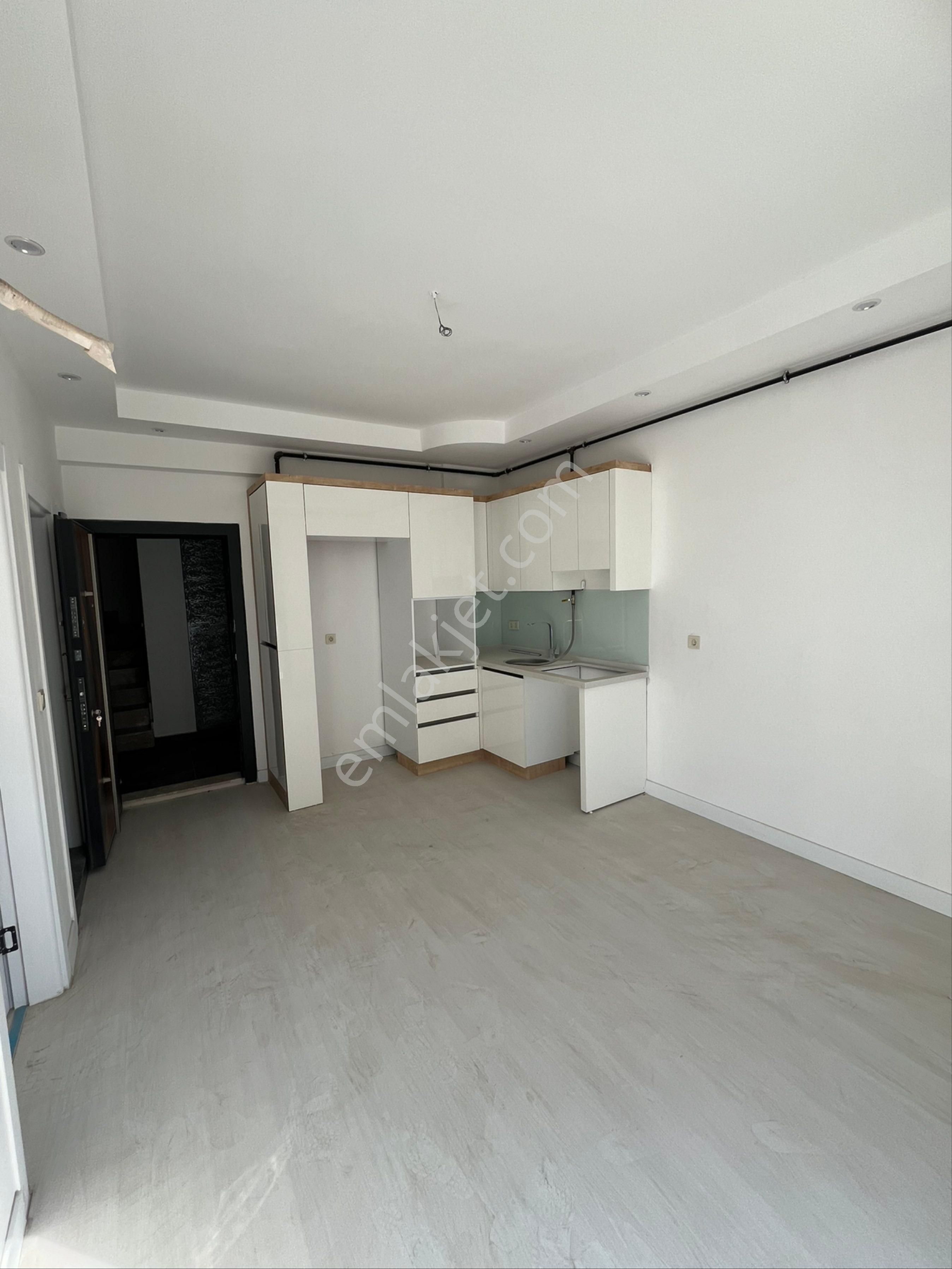 Menemen Seyrek’de Satılık 1+1