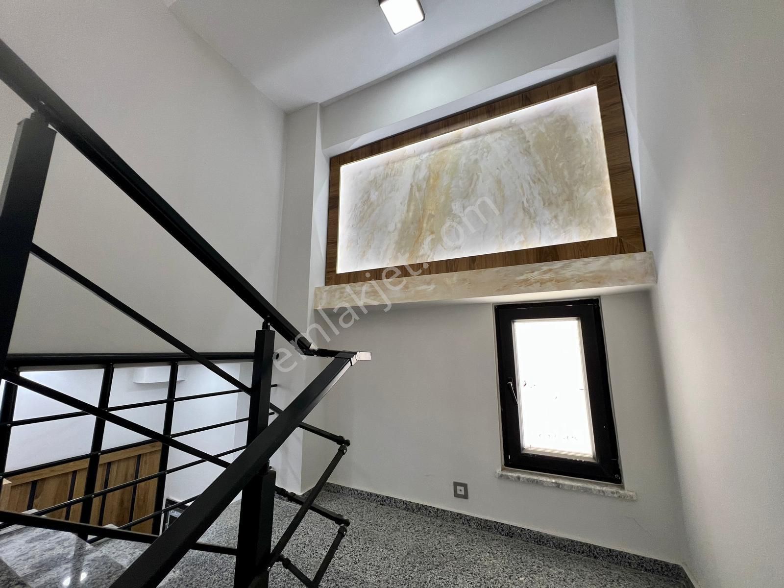 Akçay Aras Emlaktan Zeytinlide Köşe Konumlu 3+1 Villa - Görsel 19