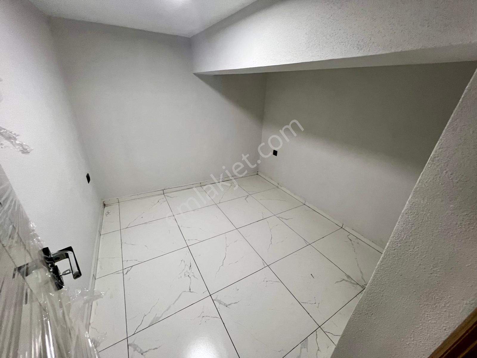 Akçay Aras Emlaktan Zeytinlide Köşe Konumlu 3+1 Villa - Görsel 18