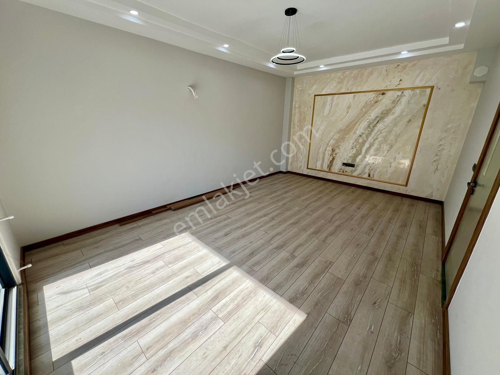 Akçay Aras Emlaktan Zeytinlide Köşe Konumlu 3+1 Villa - Görsel 13