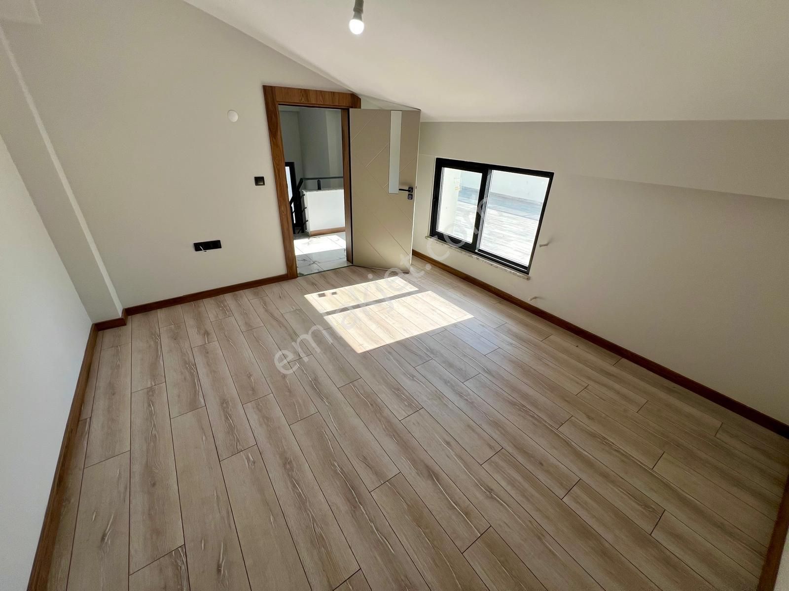 Akçay Aras Emlaktan Zeytinlide Köşe Konumlu 3+1 Villa - Görsel 33