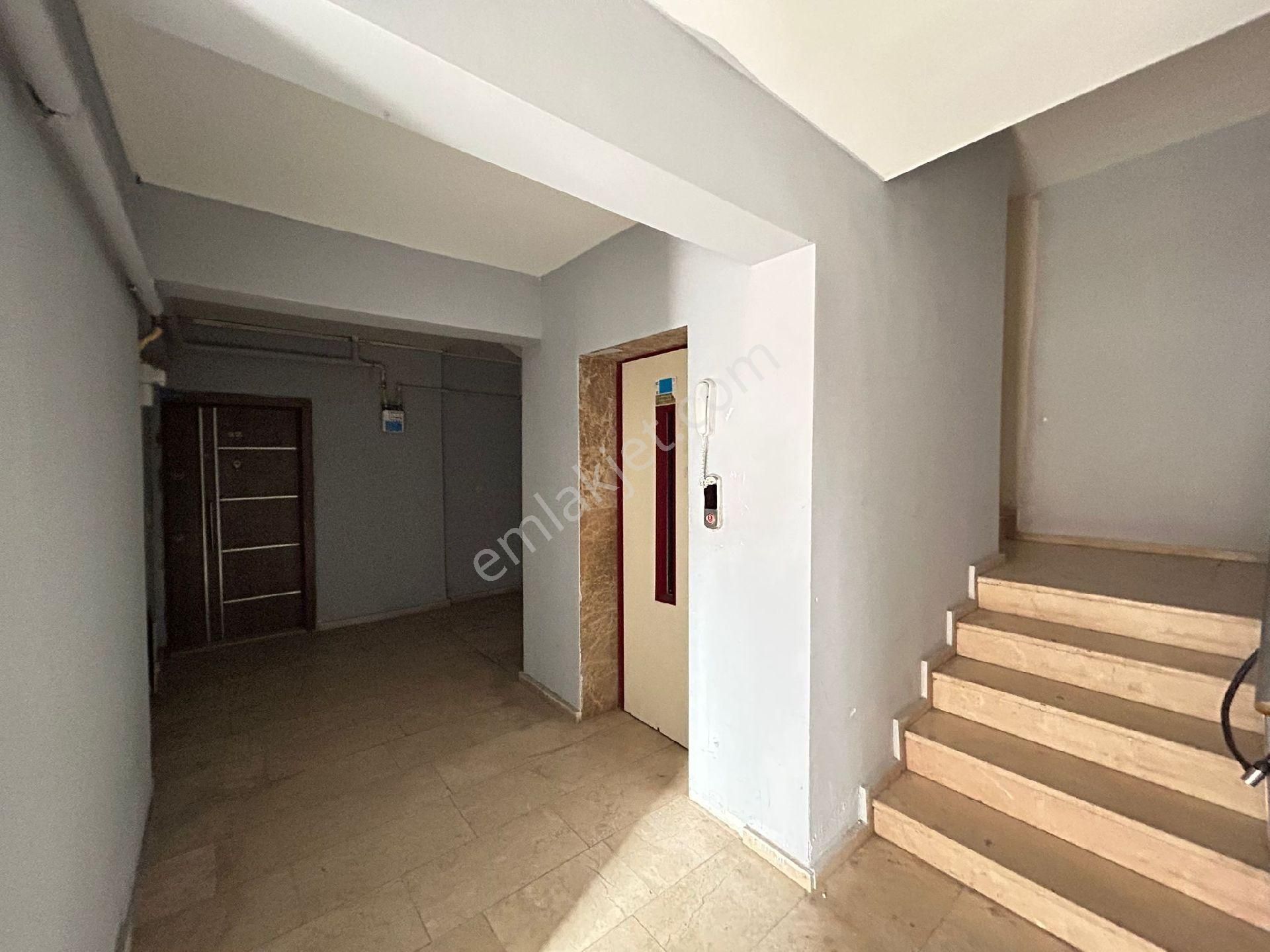 Aktürk Gayrimenkul'den Merkezi Konumda 2+1 Satılık Fırsat Daire - Görsel 3