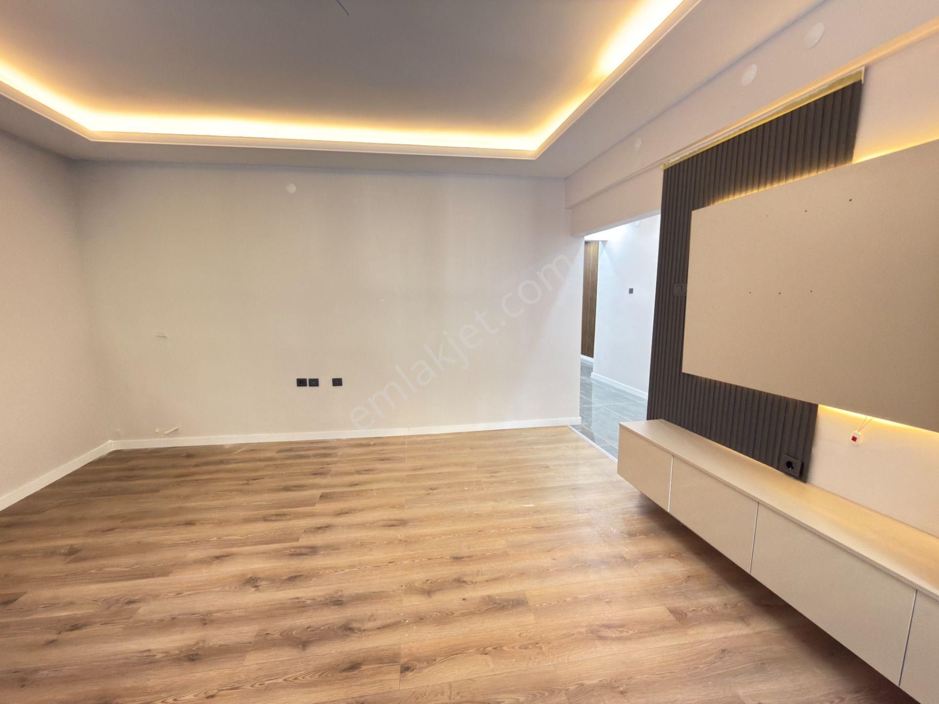 Kuyuyazı Cad Yakını 3+1 Bağımsız Kendine Ait Bahçeli Lüks Yapılı - Görsel 16