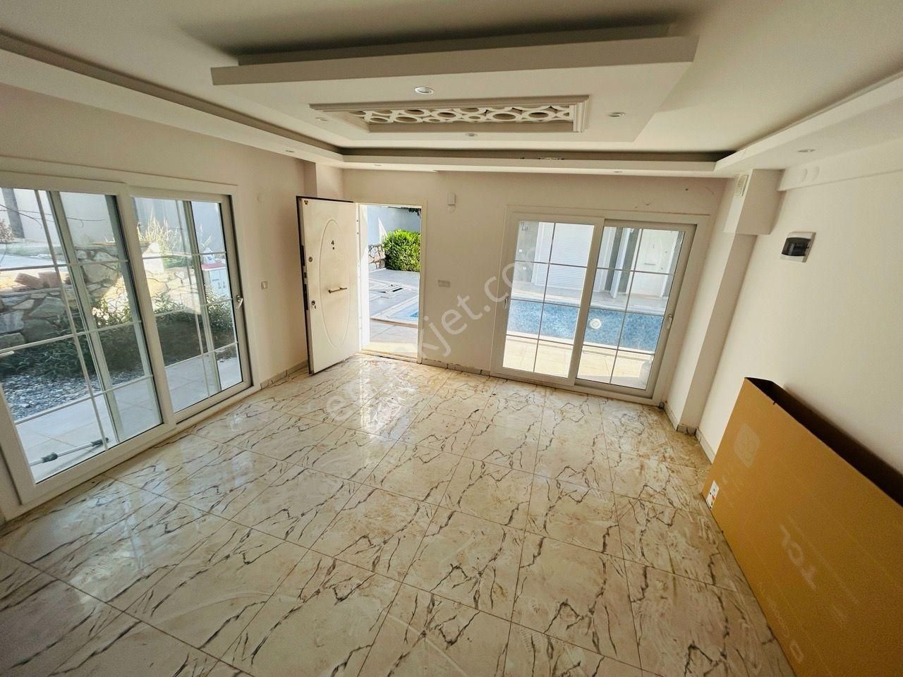 Didim'de Havuzlu Sitede Daire Fiyatına Villa 3+1 - Görsel 9