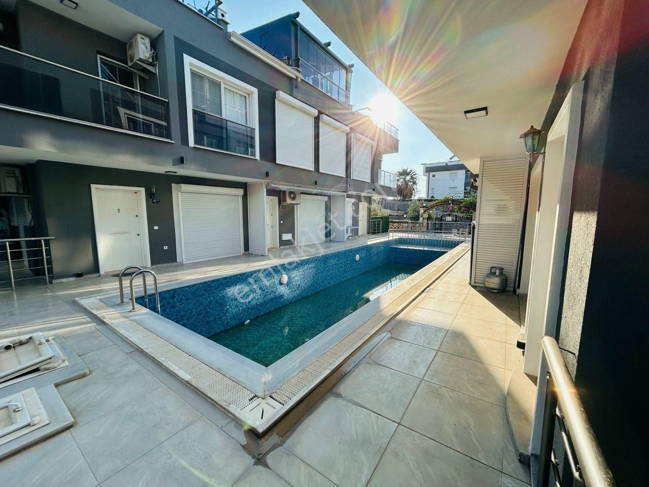 Didim'de Havuzlu Sitede Daire Fiyatına Villa 3+1 - Görsel 4