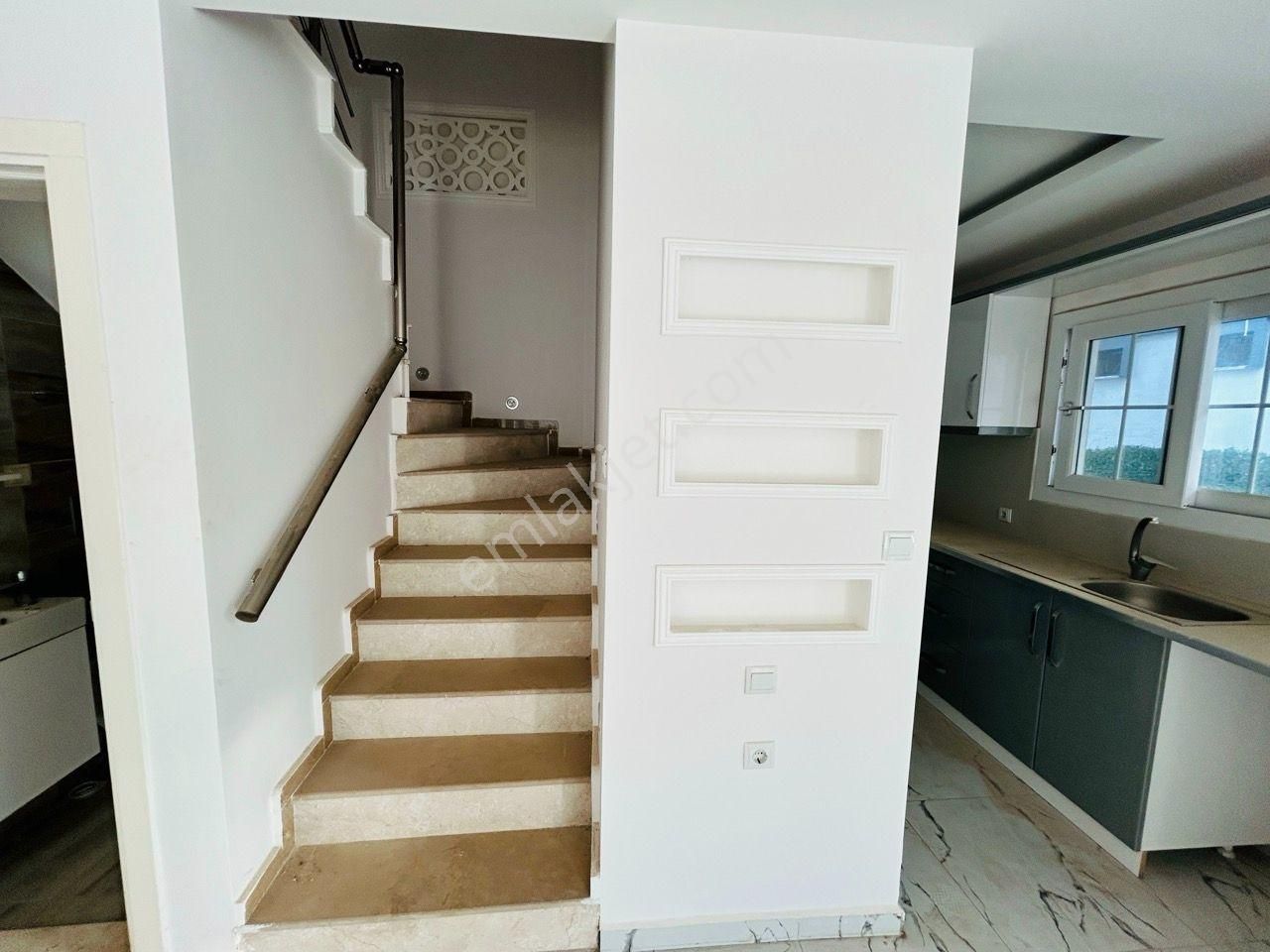 Didim'de Havuzlu Sitede Daire Fiyatına Villa 3+1 - Görsel 12