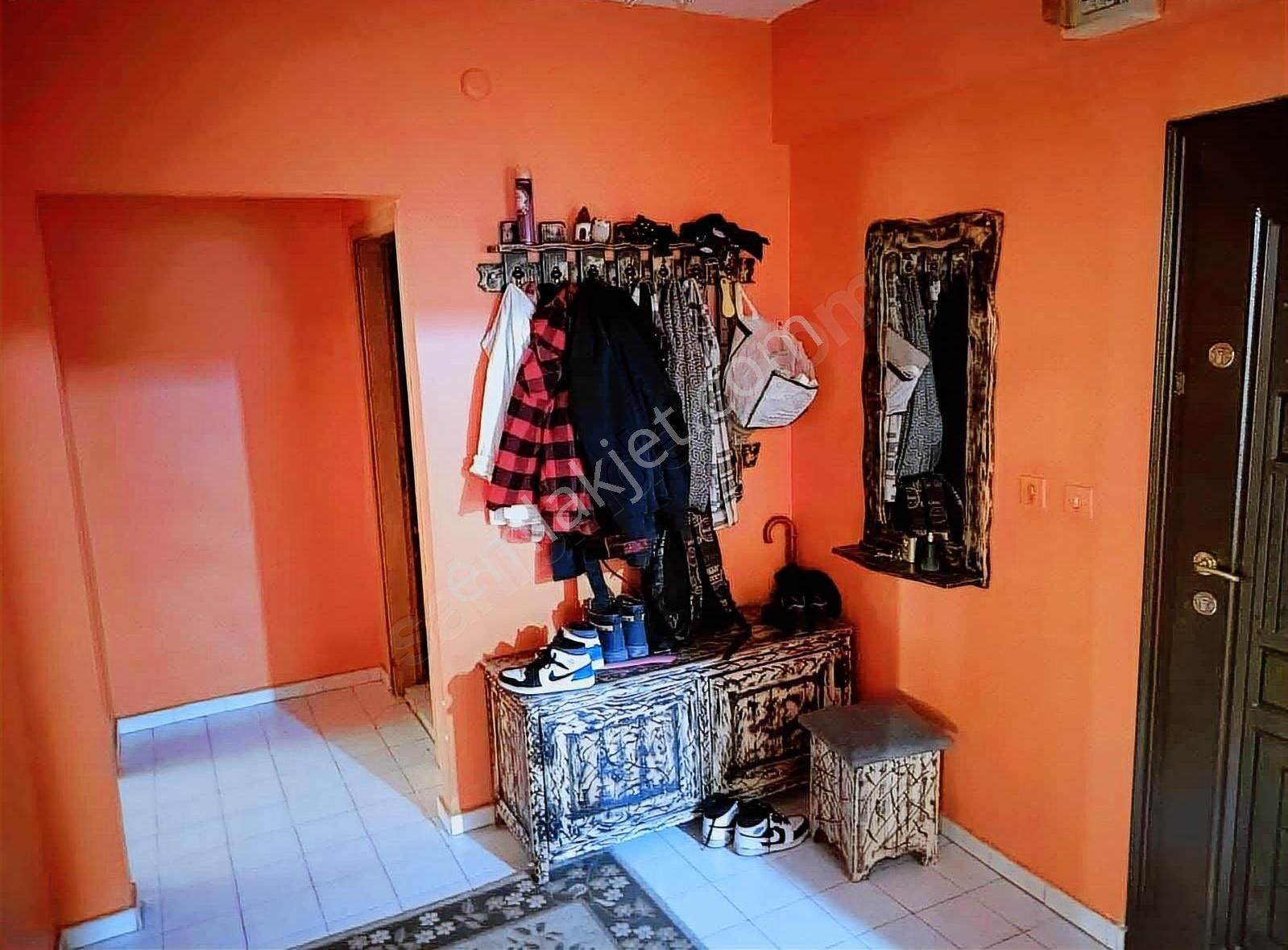 Erdoğan Emlaktan Satılık 2+1 Metrobüs Yakını Masrafsız Daire - Görsel 4