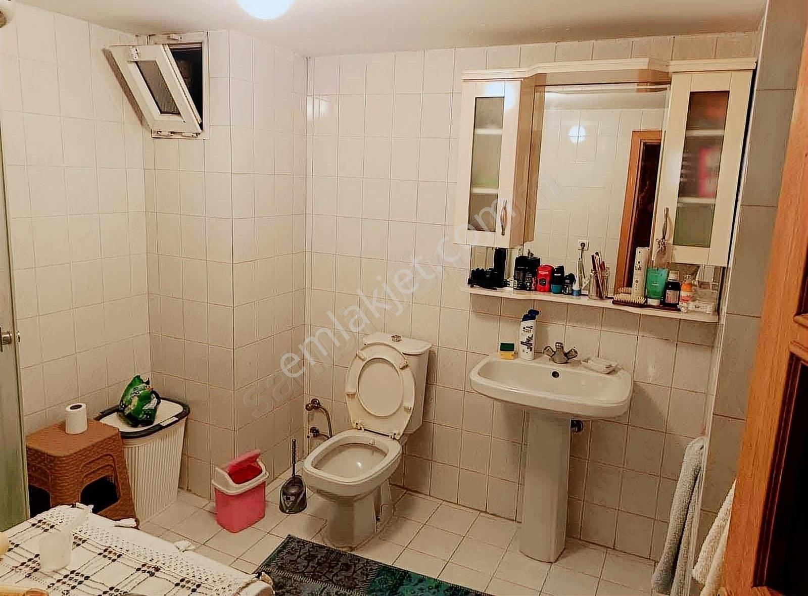 Erdoğan Emlaktan Satılık 2+1 Metrobüs Yakını Masrafsız Daire - Görsel 2