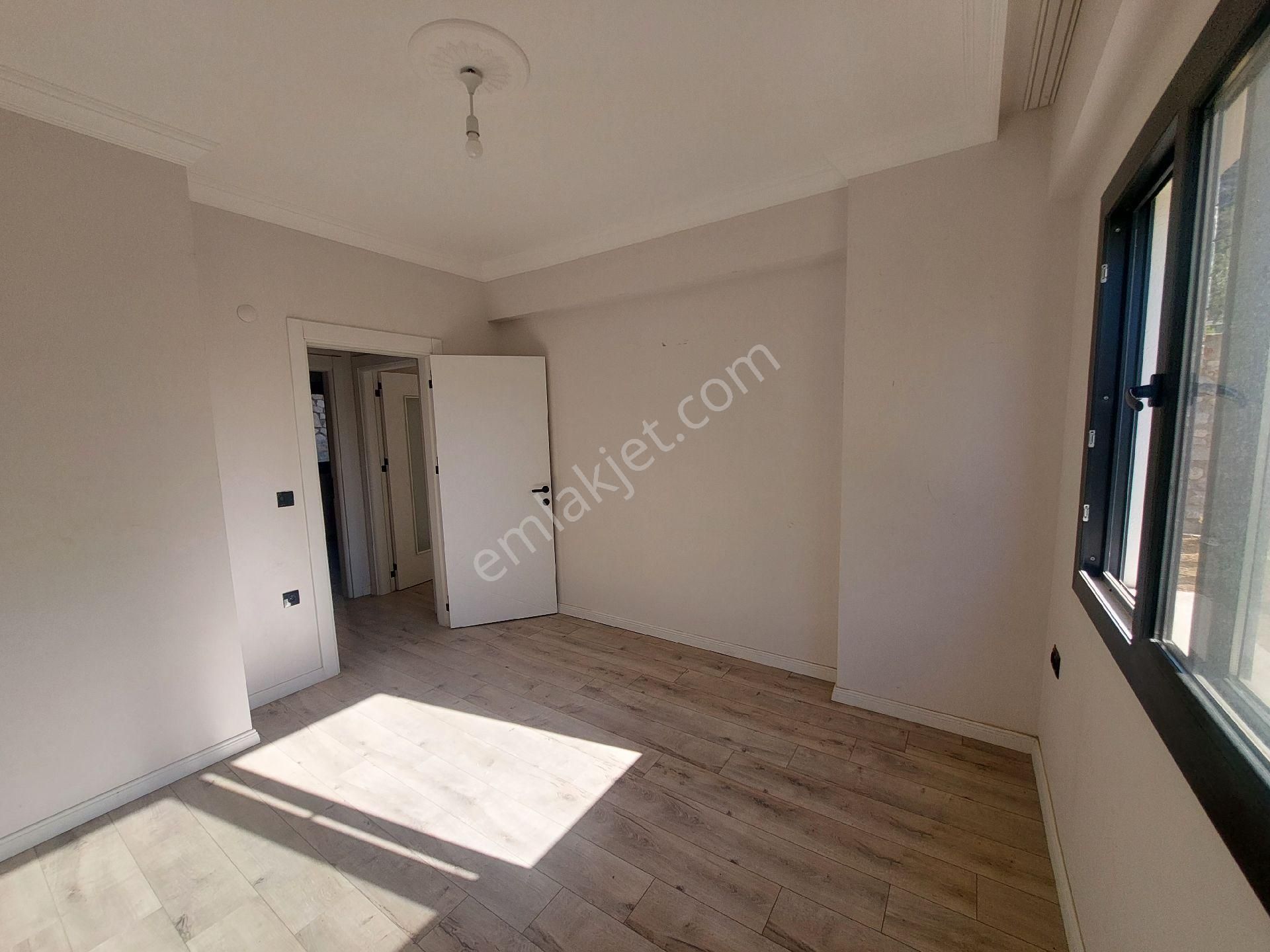 2+1 Site İçerisinde Havuzlu, Otoparklı Denize Yürüme Mesafesinde - Görsel 15