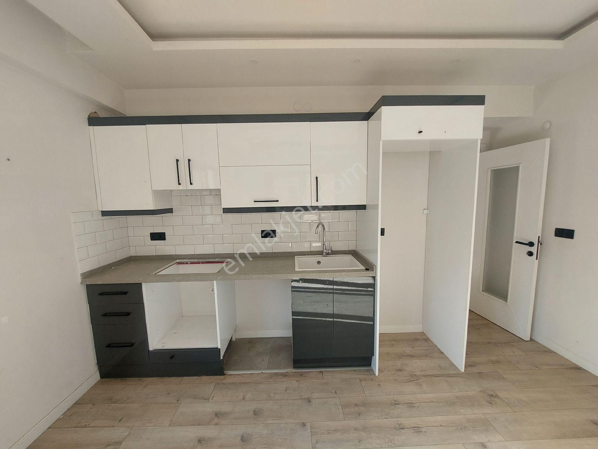 2+1 Site İçerisinde Havuzlu, Otoparklı Denize Yürüme Mesafesinde - Görsel 8