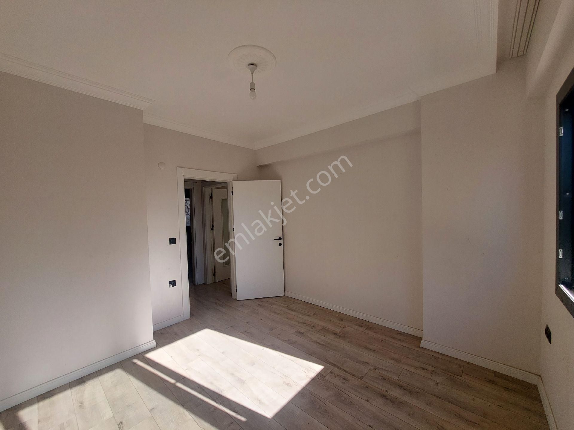 2+1 Site İçerisinde Havuzlu, Otoparklı Denize Yürüme Mesafesinde - Görsel 16