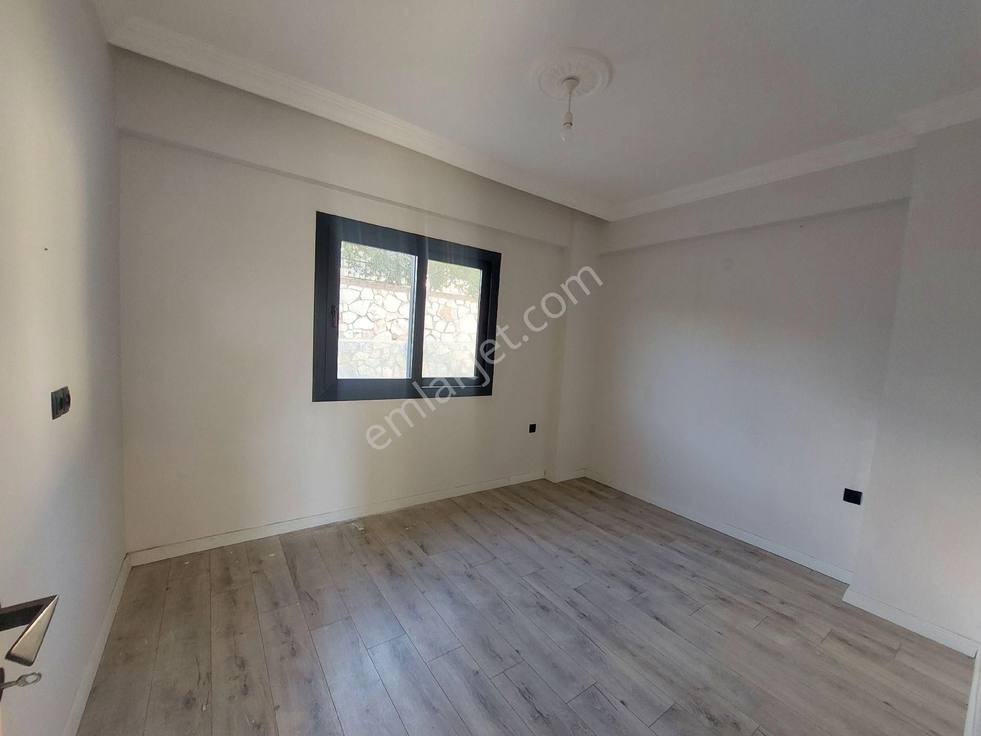 2+1 Site İçerisinde Havuzlu, Otoparklı Denize Yürüme Mesafesinde - Görsel 13