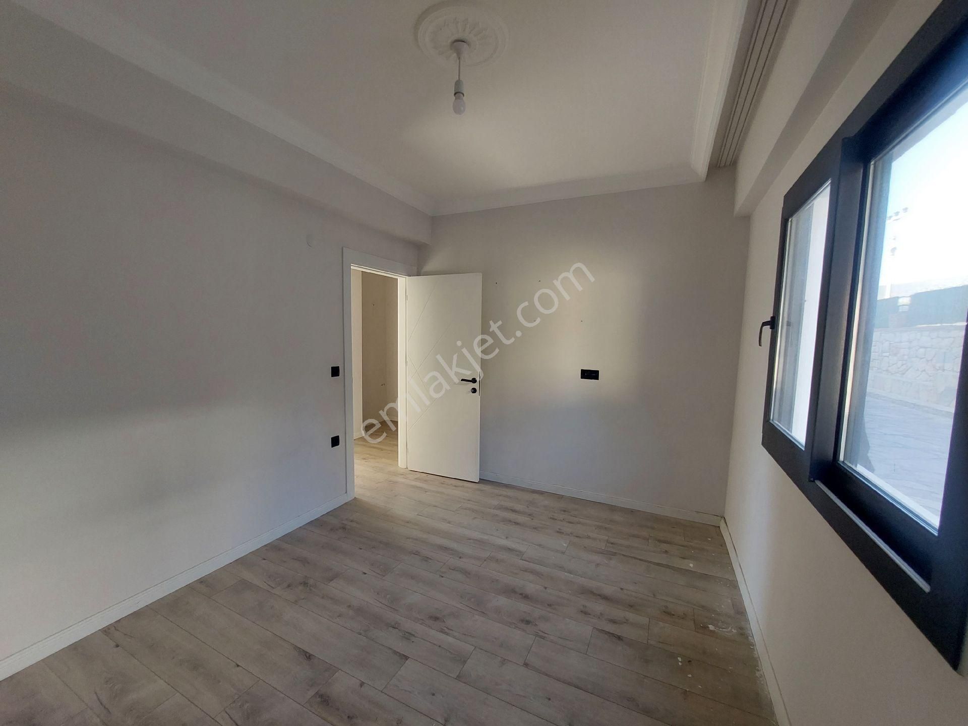 2+1 Site İçerisinde Havuzlu, Otoparklı Denize Yürüme Mesafesinde - Görsel 14