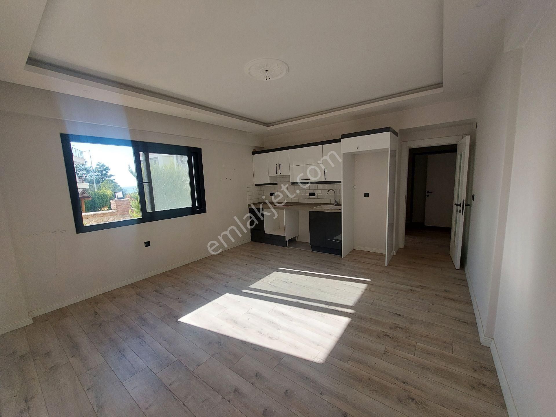 2+1 Site İçerisinde Havuzlu, Otoparklı Denize Yürüme Mesafesinde - Görsel 7