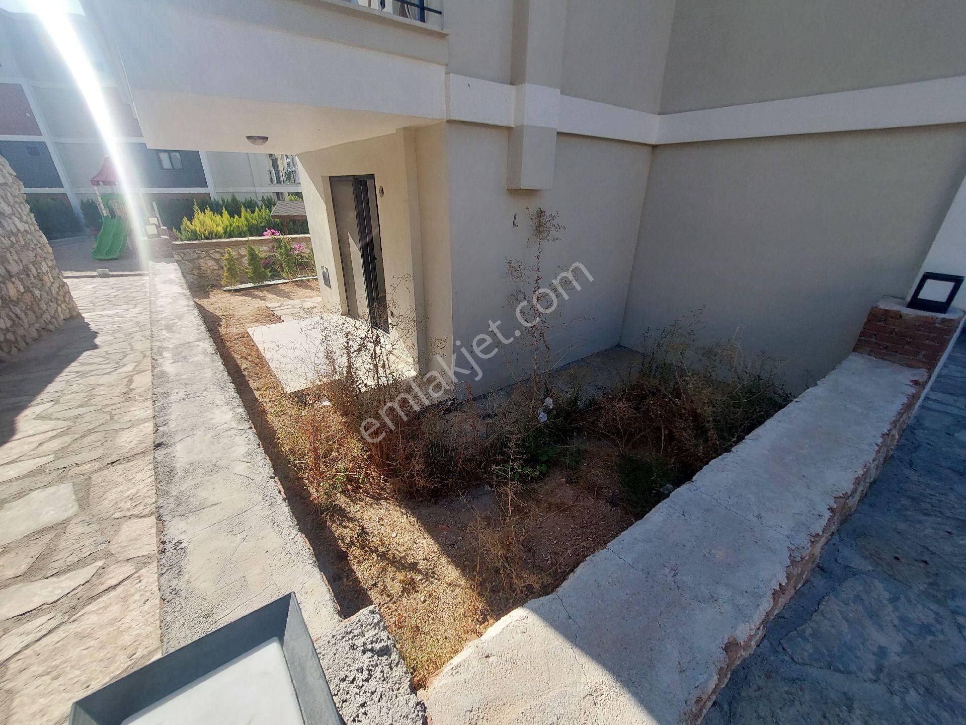 2+1 Site İçerisinde Havuzlu, Otoparklı Denize Yürüme Mesafesinde - Görsel 5