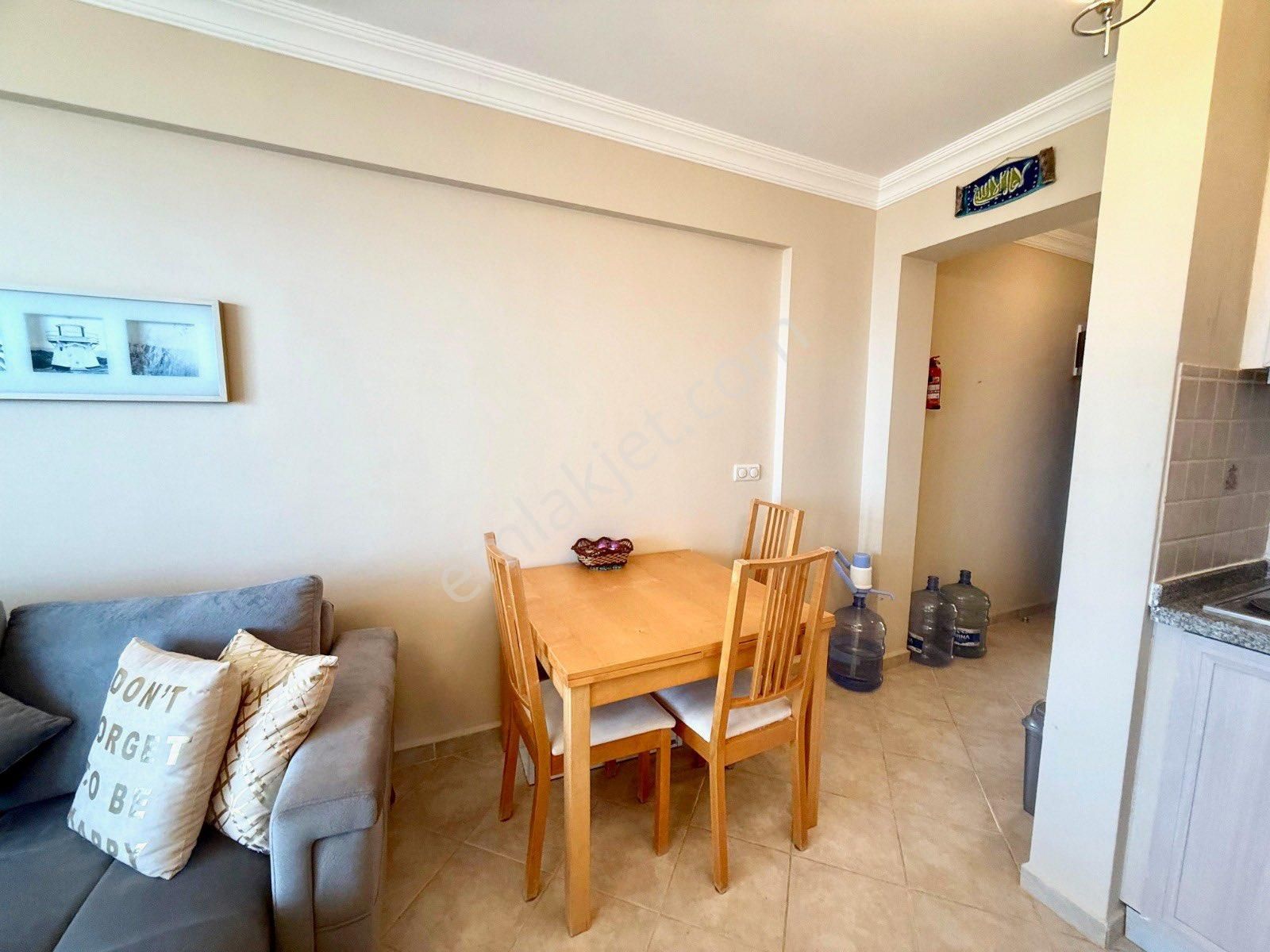 Full Deniz Manzaralı Daire Özel Plajlı Sitede Ön Blokta Köşe Ev Yatırım Fırsatı İndirimli Ev Acil - Görsel 8