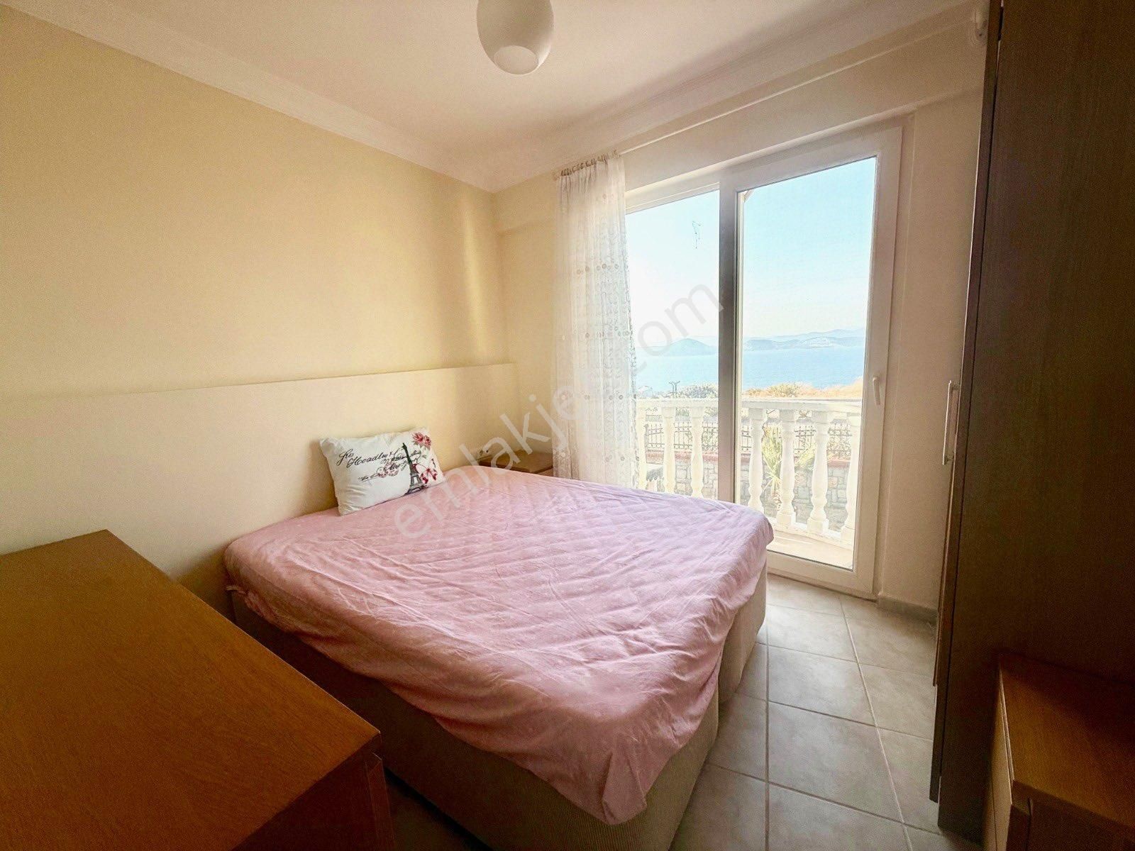 Full Deniz Manzaralı Daire Özel Plajlı Sitede Ön Blokta Köşe Ev Yatırım Fırsatı İndirimli Ev Acil - Görsel 24