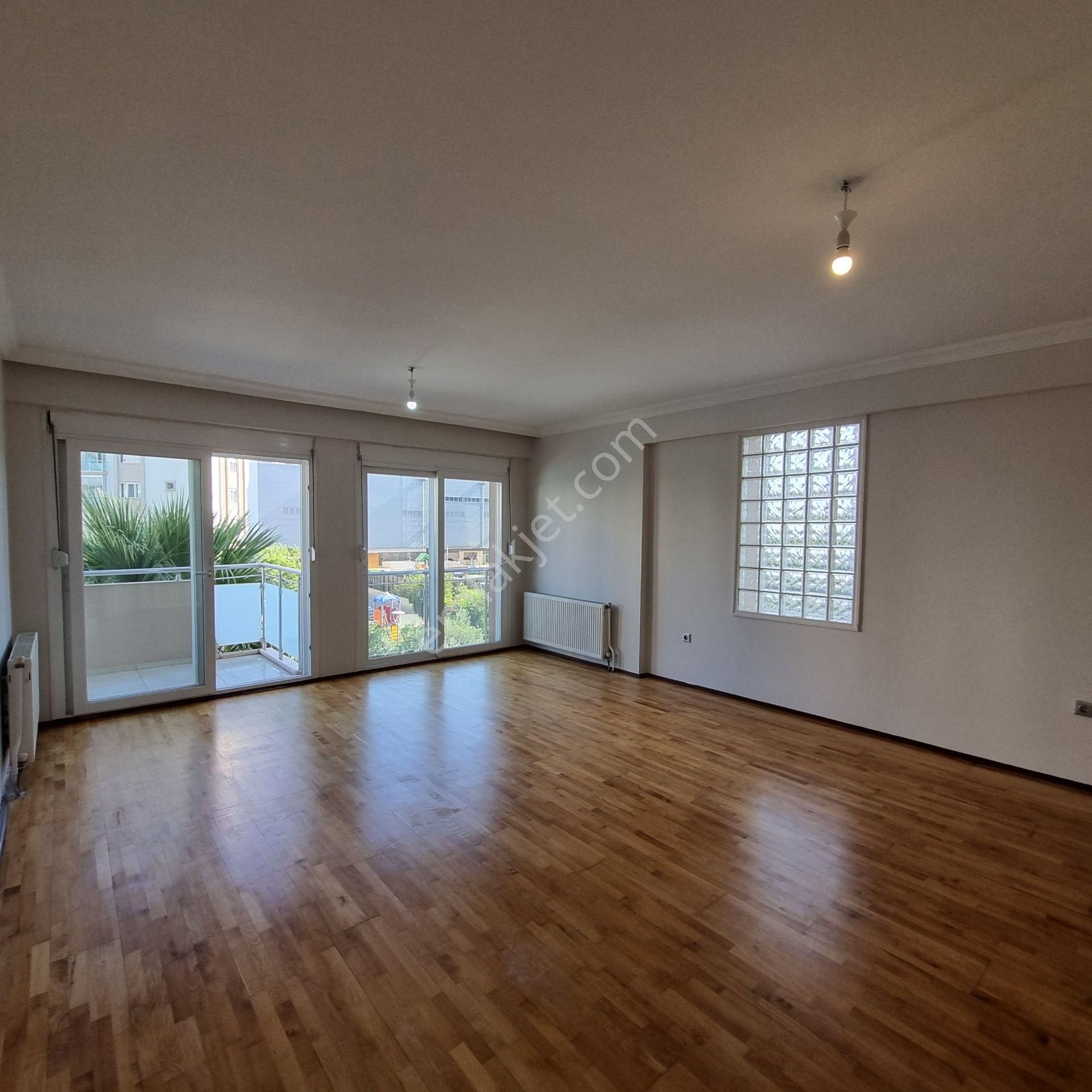 Mavişehir’in En Elit Sitesi Karya Evlerinde Havuz Manzaralı Kiracısız Satılık 3+1 Daire - Görsel 8