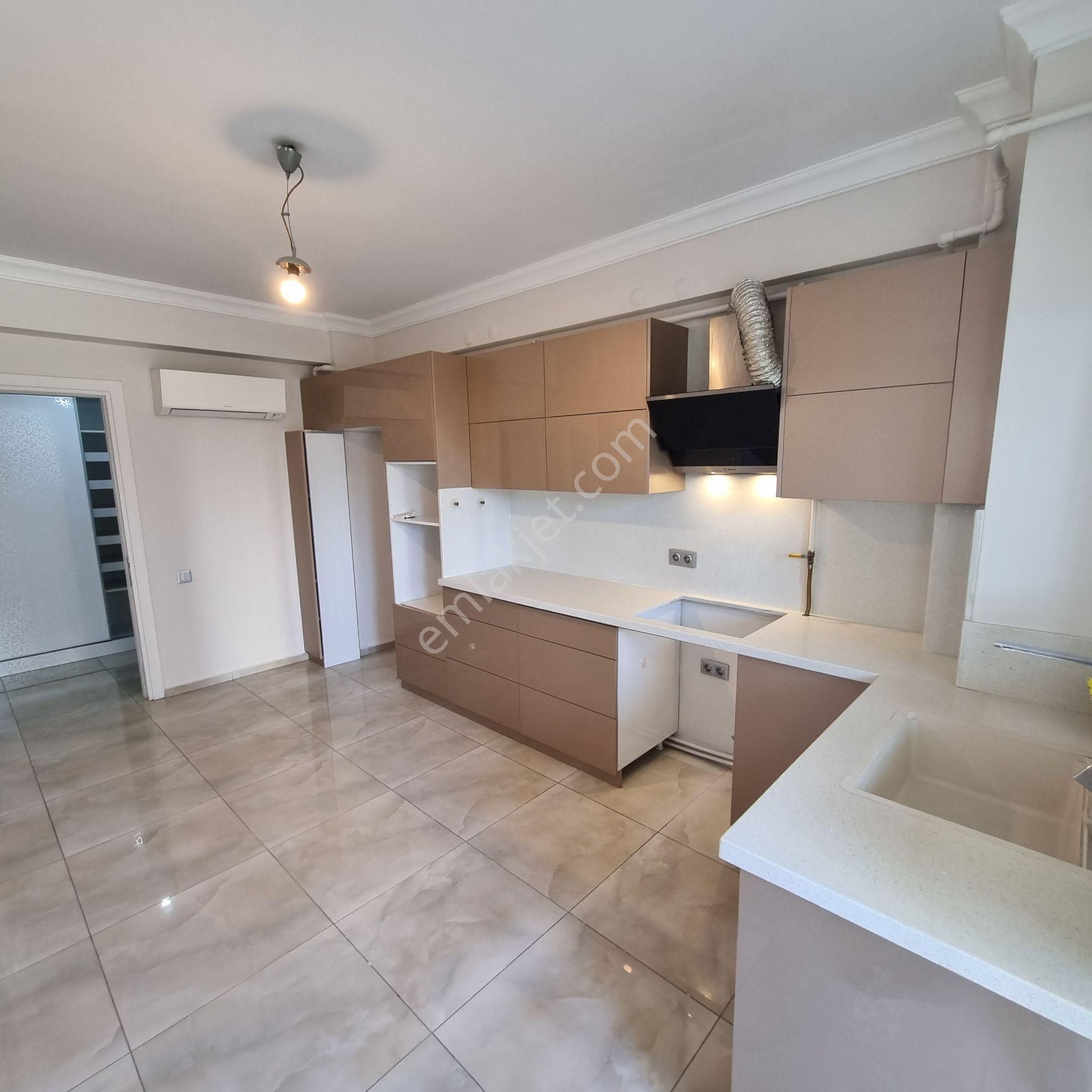 Mavişehir’in En Elit Sitesi Karya Evlerinde Havuz Manzaralı Kiracısız Satılık 3+1 Daire - Görsel 5