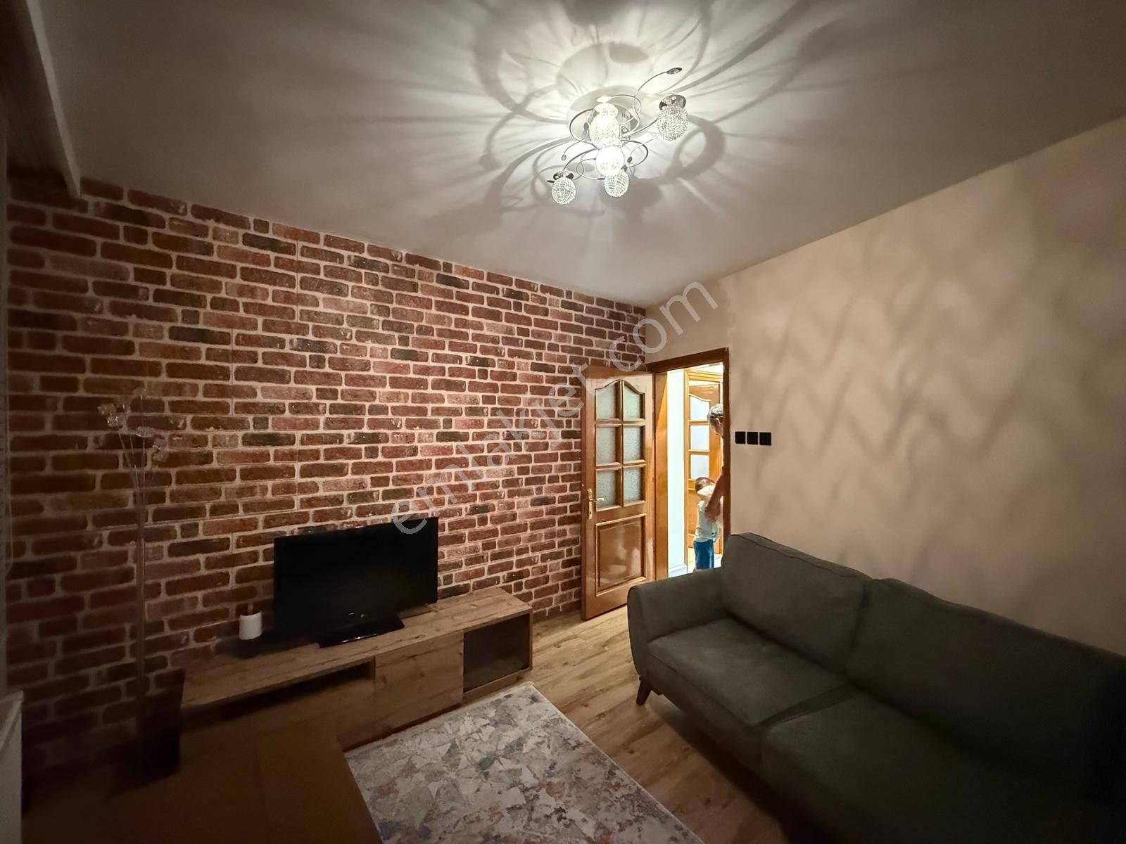 Şemsipaşada Tramvayın Dibinde Acil Satılık 3+1 Fırsat Daire!!! - Görsel 19