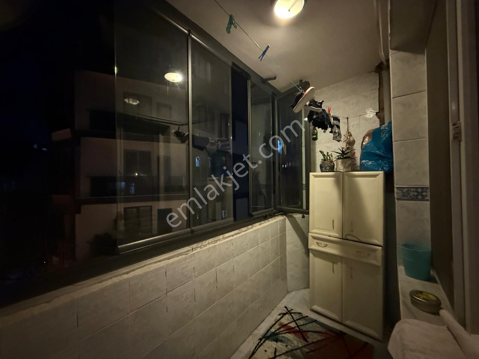 Şemsipaşada Tramvayın Dibinde Acil Satılık 3+1 Fırsat Daire!!! - Görsel 25