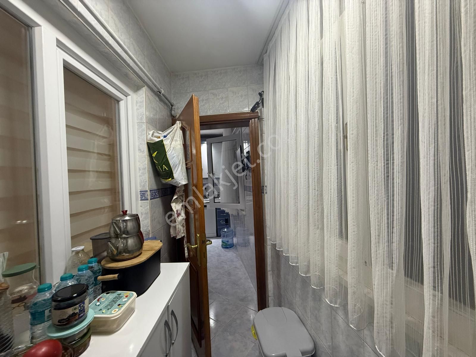 Şemsipaşada Tramvayın Dibinde Acil Satılık 3+1 Fırsat Daire!!! - Görsel 24