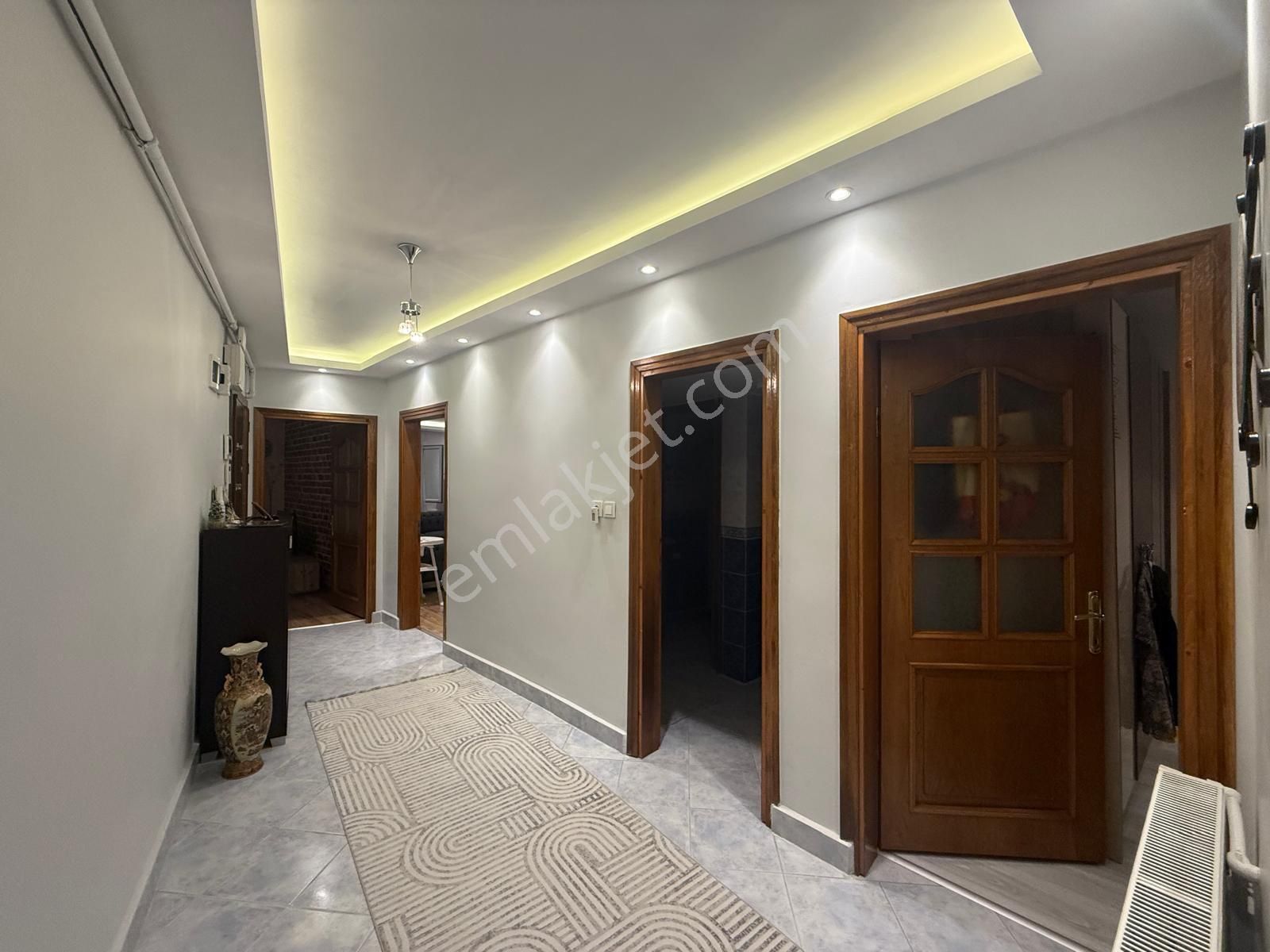 Şemsipaşada Tramvayın Dibinde Acil Satılık 3+1 Fırsat Daire!!! - Görsel 31