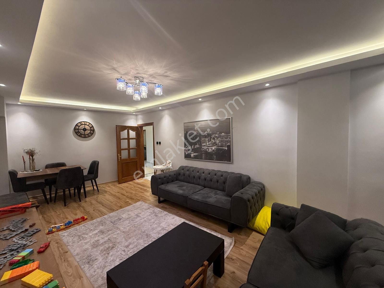 Şemsipaşada Tramvayın Dibinde Acil Satılık 3+1 Fırsat Daire!!! - Görsel 5