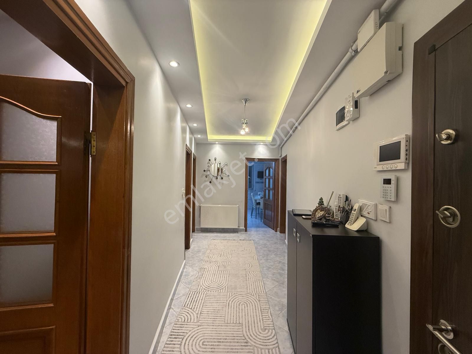 Şemsipaşada Tramvayın Dibinde Acil Satılık 3+1 Fırsat Daire!!! - Görsel 30