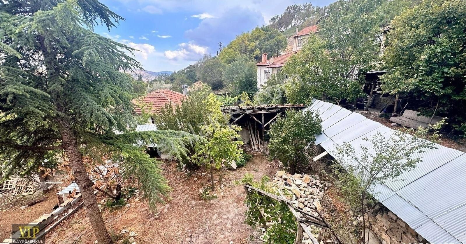 Vip Gayrimenkul'den Karyağdı Mah.2 Katlı Bahçeli Müstakil Ev - Görsel 16