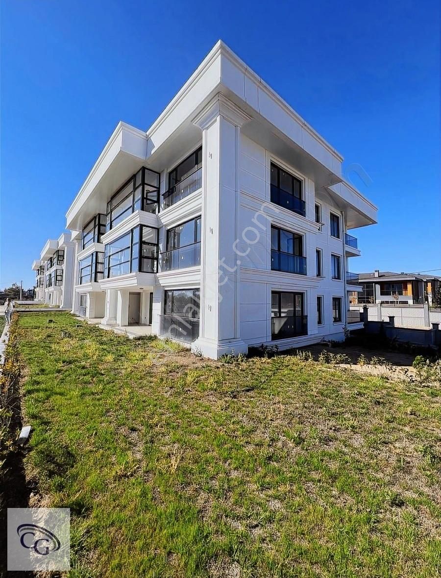 Çorlu Önerler Mah Satılık Göl Manzaralı Bahçe Katı 3+1 Daire - Görsel 3