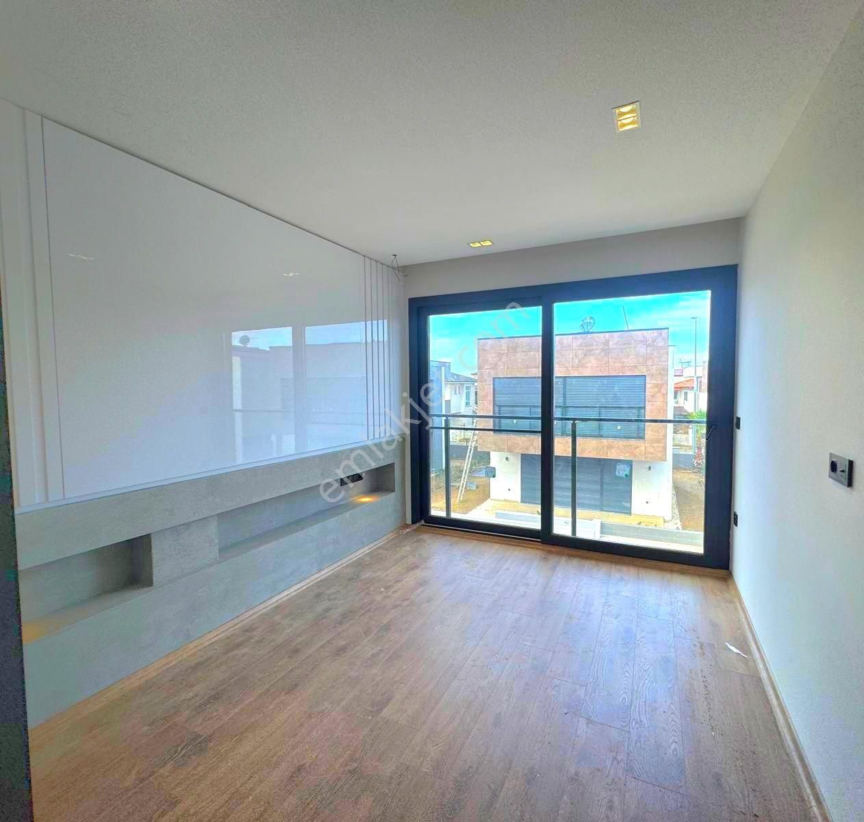 Güzelçamlıda Havuzlu Otoparklı Bahçeli Tek Müstakil 3+1 Sıfır Villa - Görsel 16