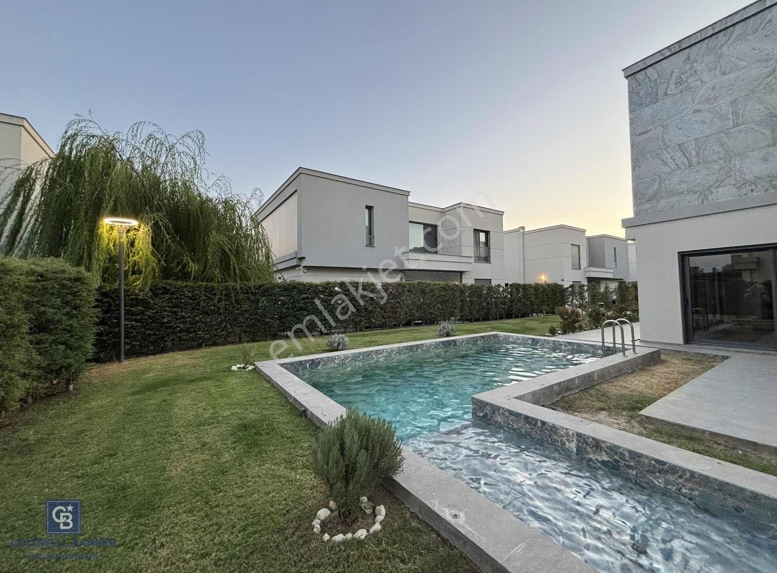 Sasalıda 5+1 Müstakil Havuzlu Kiralık Villa - Görsel 24