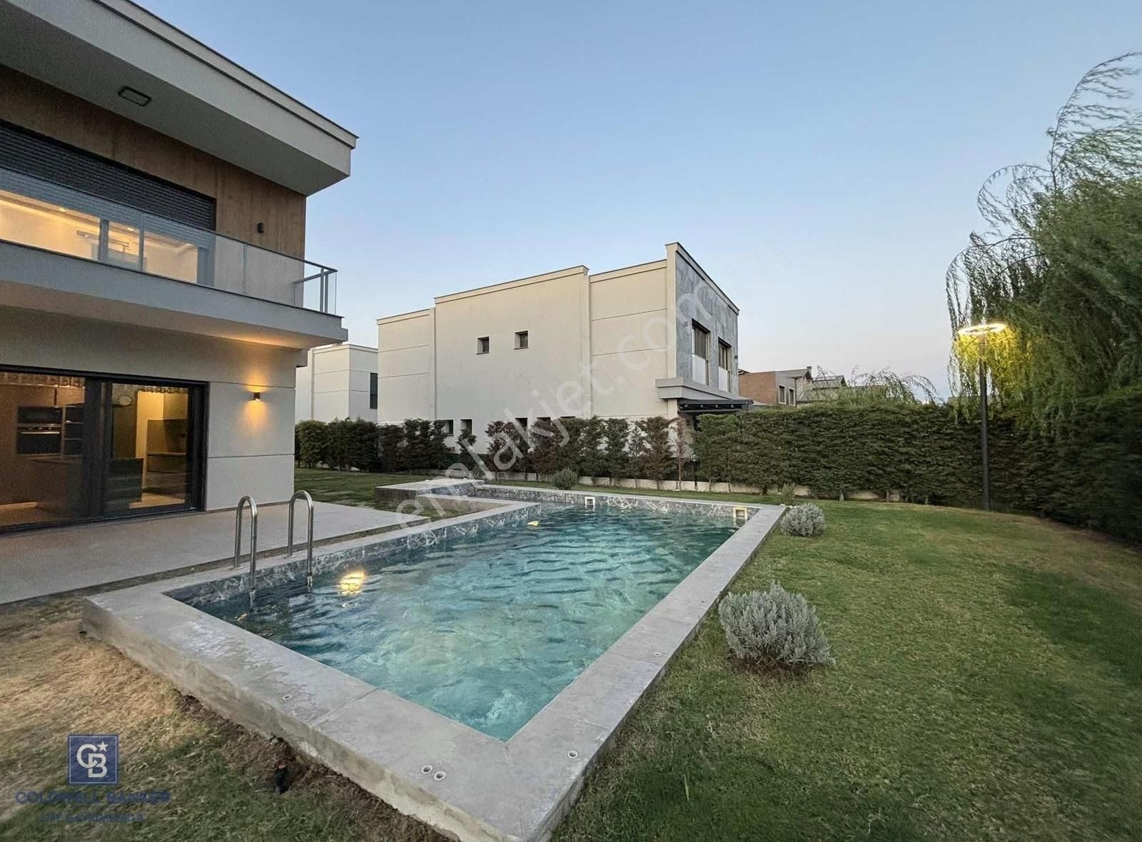 Sasalıda 5+1 Müstakil Havuzlu Kiralık Villa - Görsel 31