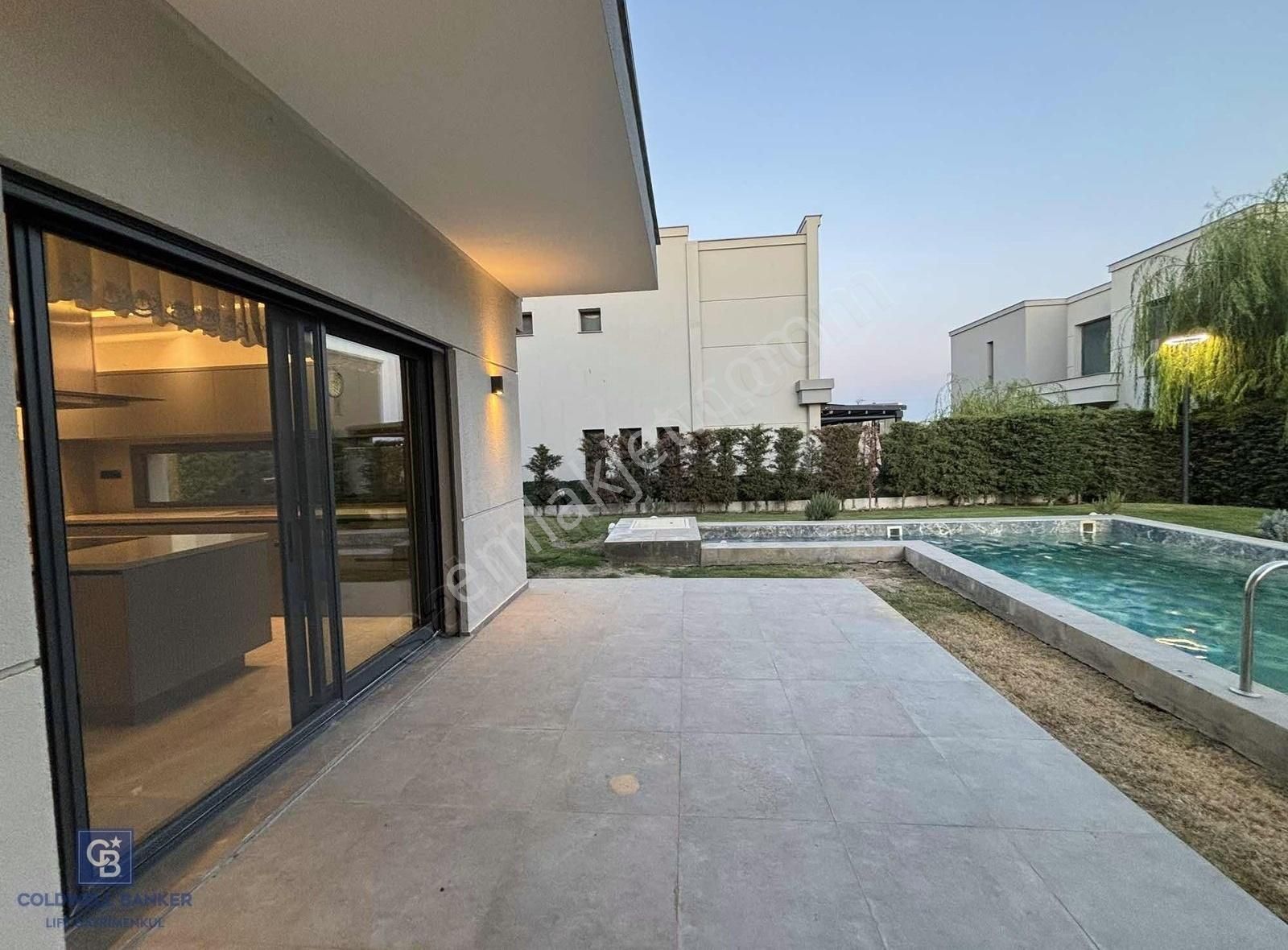 Sasalıda 5+1 Müstakil Havuzlu Kiralık Villa - Görsel 8