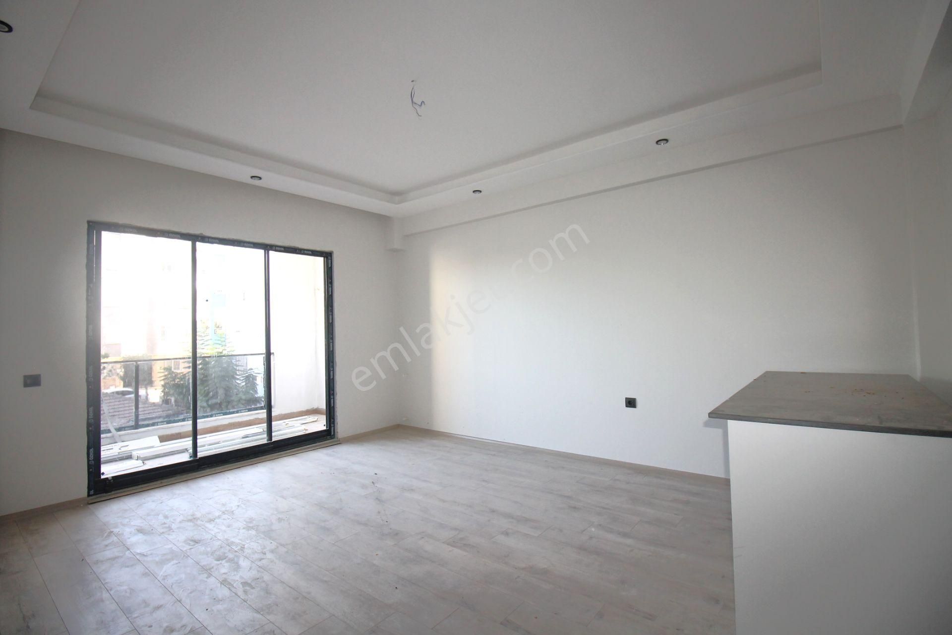 Retro'dan Kaliteli İşçiliğin Şık Tasarımıyla Birleştiği 2+1 - Görsel 9