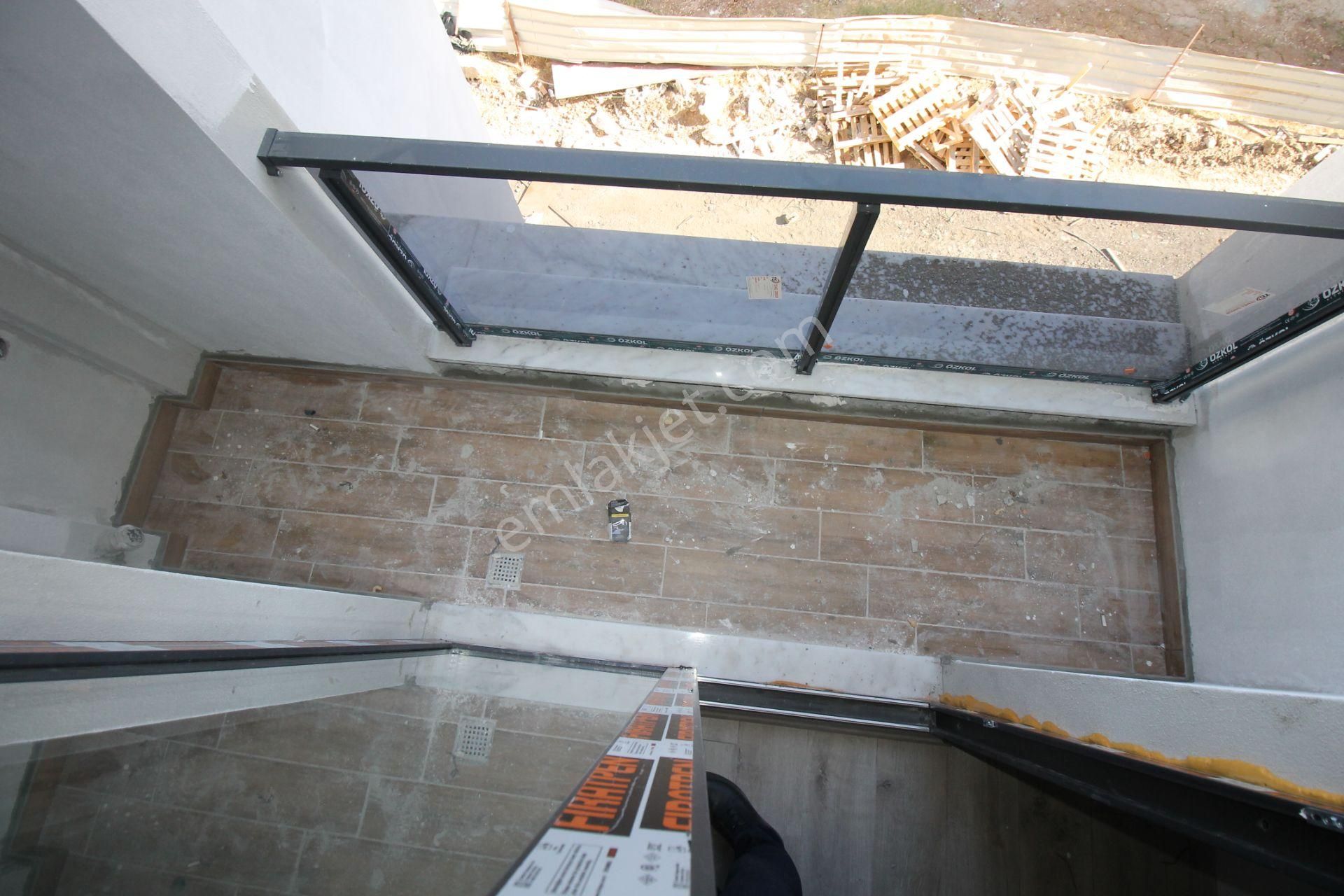 Retro'dan Kaliteli İşçiliğin Şık Tasarımıyla Birleştiği 2+1 - Görsel 13