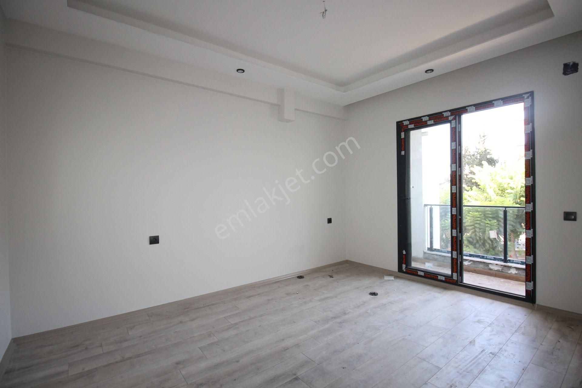 Retro'dan Kaliteli İşçiliğin Şık Tasarımıyla Birleştiği 2+1 - Görsel 10