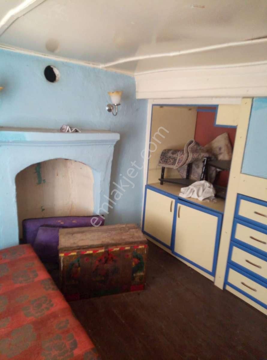 Ayvalık Merkez'de Deniz Manzaralı Teraslı 3 Katlı 4+1 Taş Rum Evi - Görsel 13