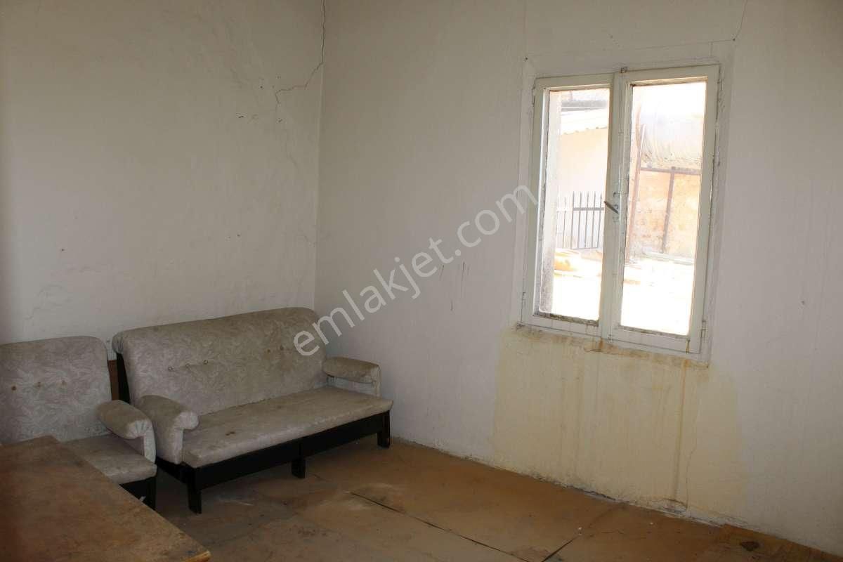 Ayvalık Merkez'de Deniz Manzaralı Teraslı 3 Katlı 4+1 Taş Rum Evi - Görsel 24