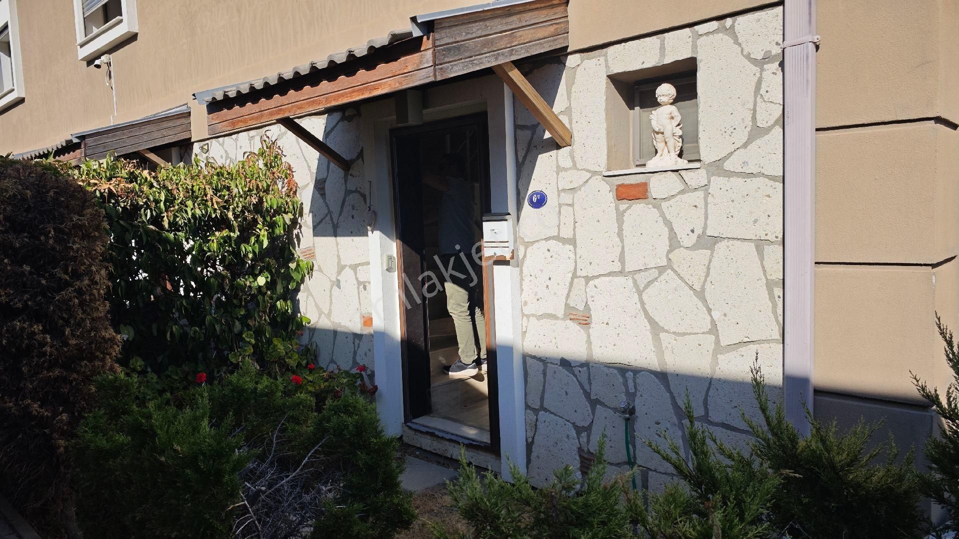 Urla Gülbahçe Mh Site İçersinde Kiralık 2+1 Eşyasız - Görsel 12