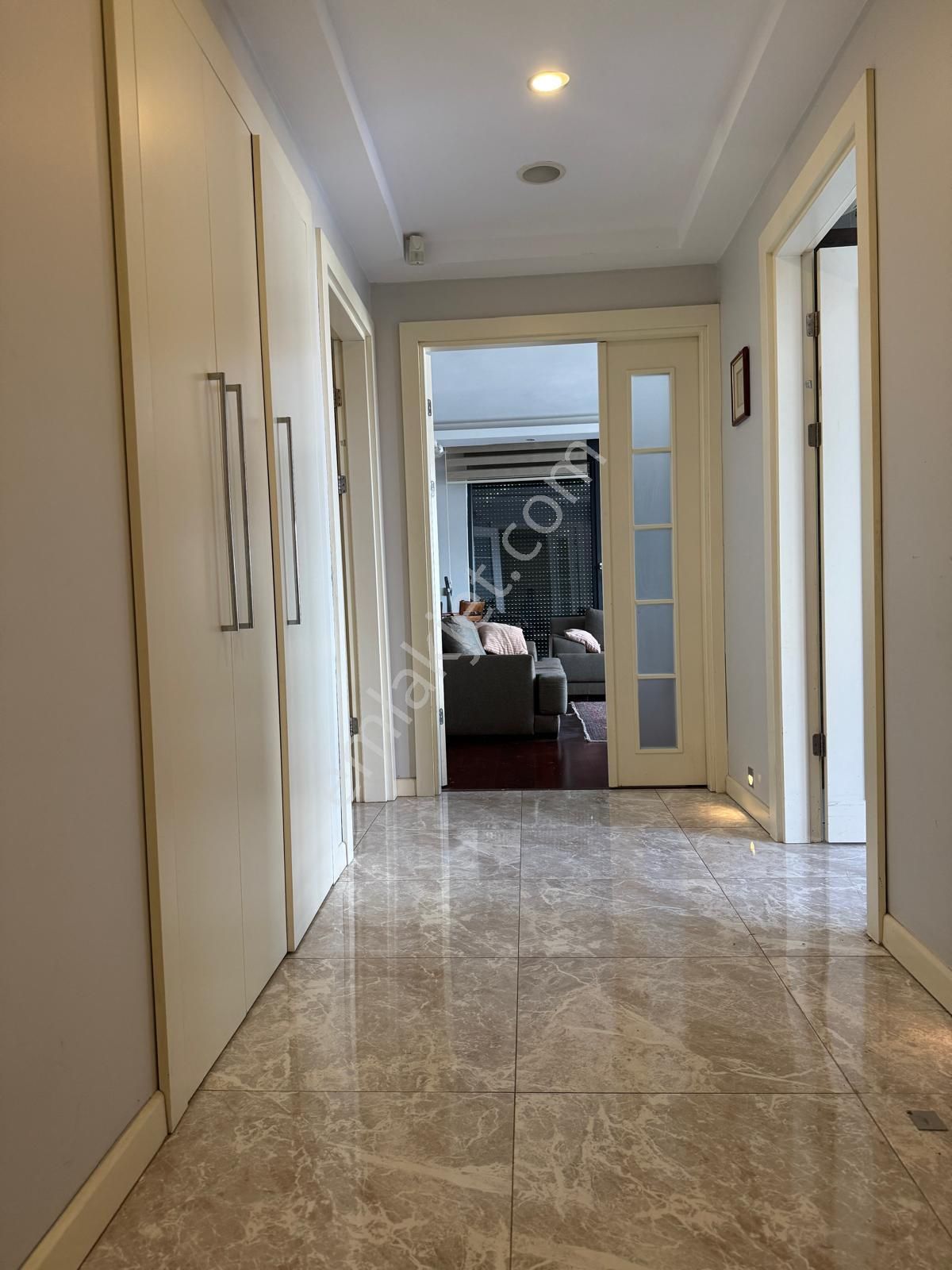 Üsküdar Salacak'ta Çok İyi Konumda Manzaralı Bahçe Katı - Görsel 14